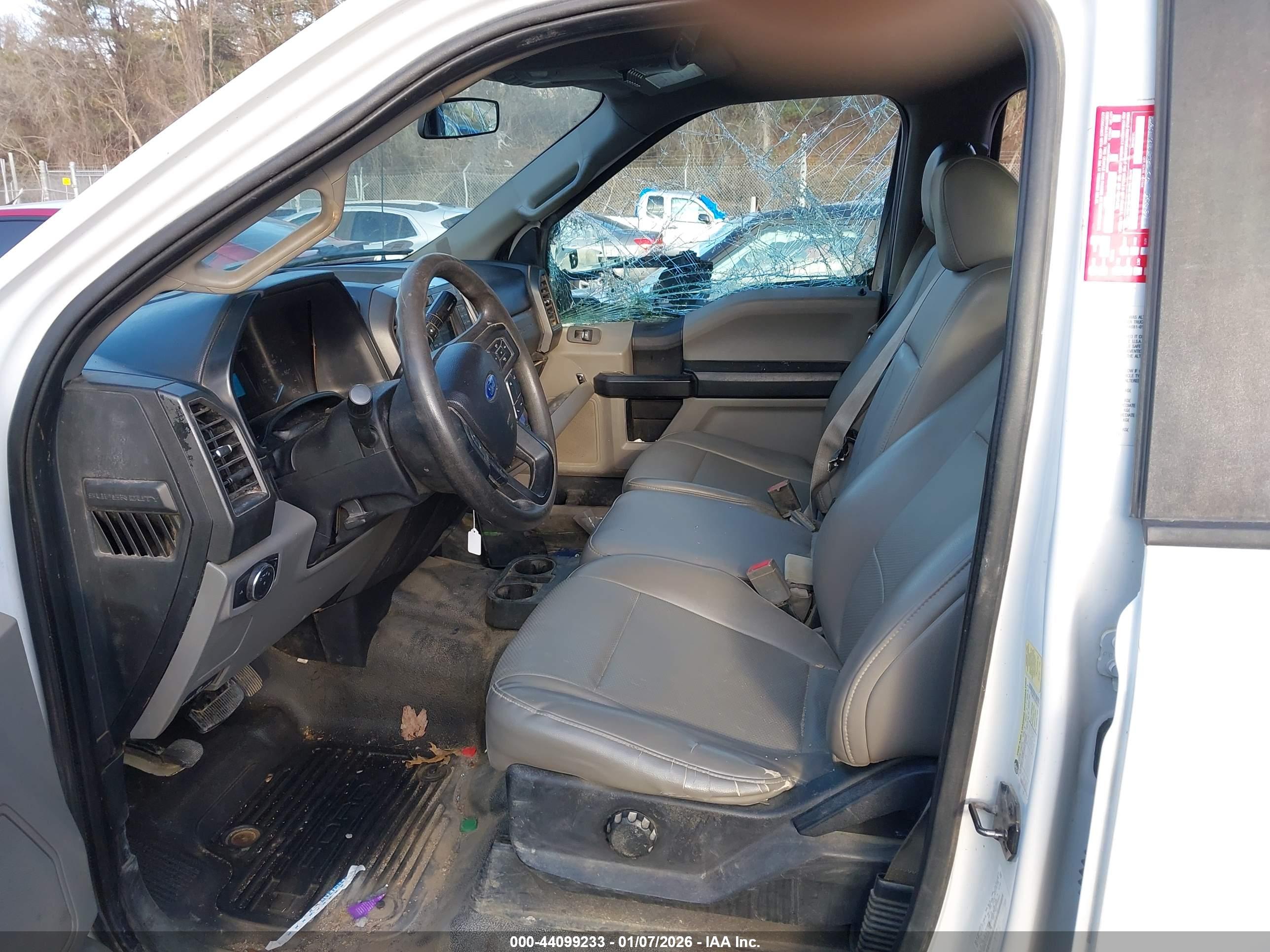 FORD F-350 image 8