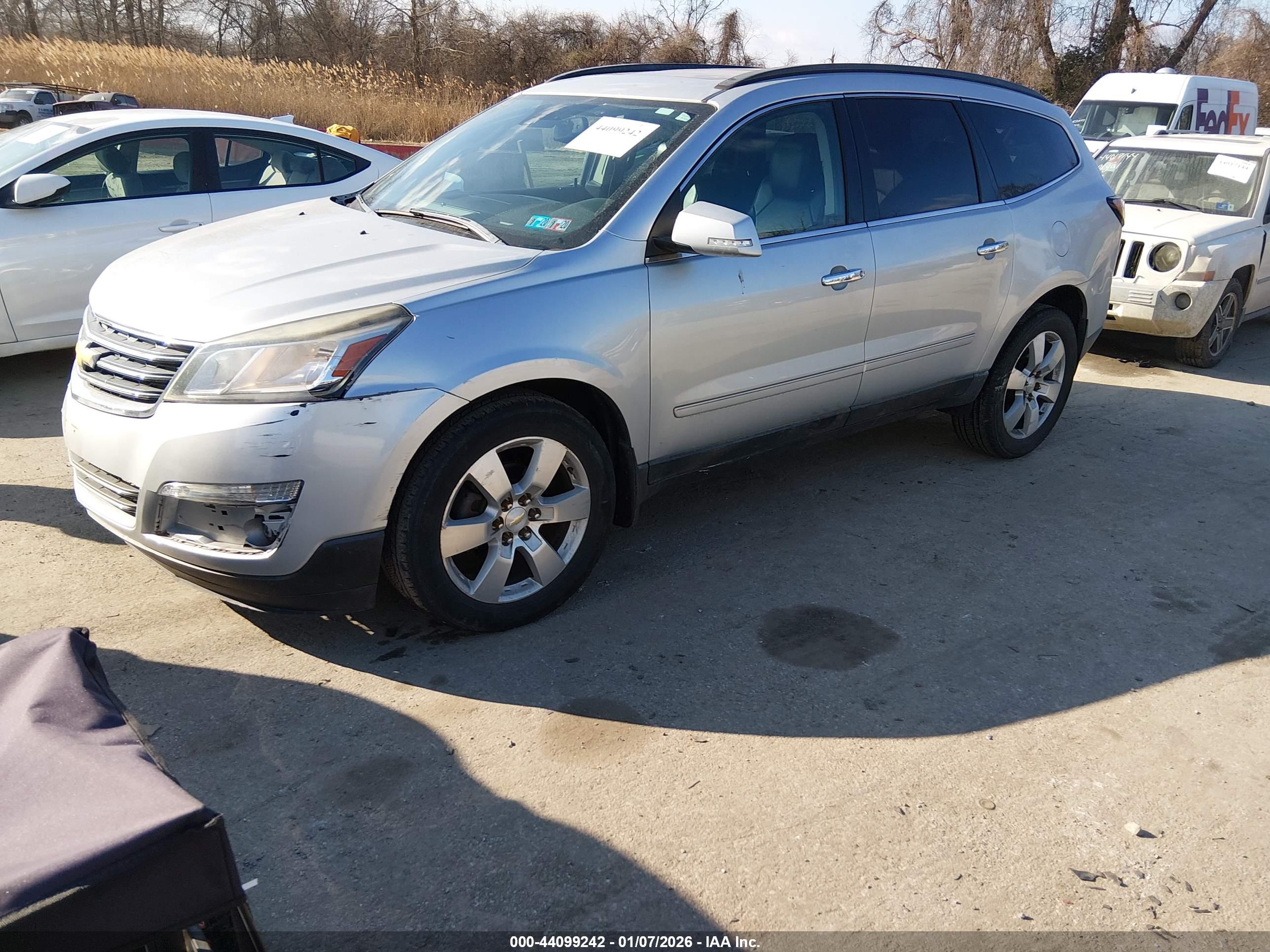 CHEVROLET TRAVERSE image 2