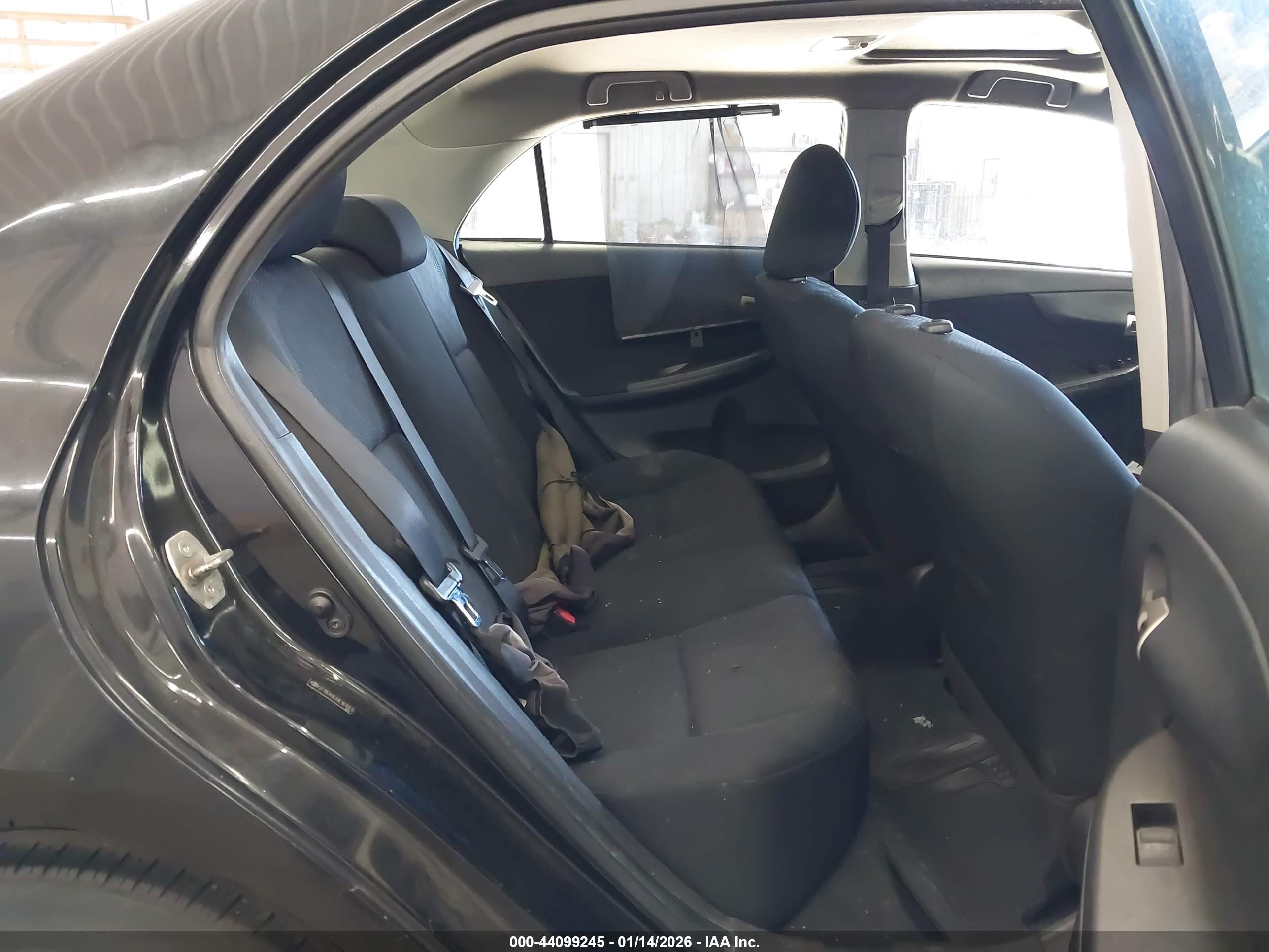TOYOTA COROLLA image 8