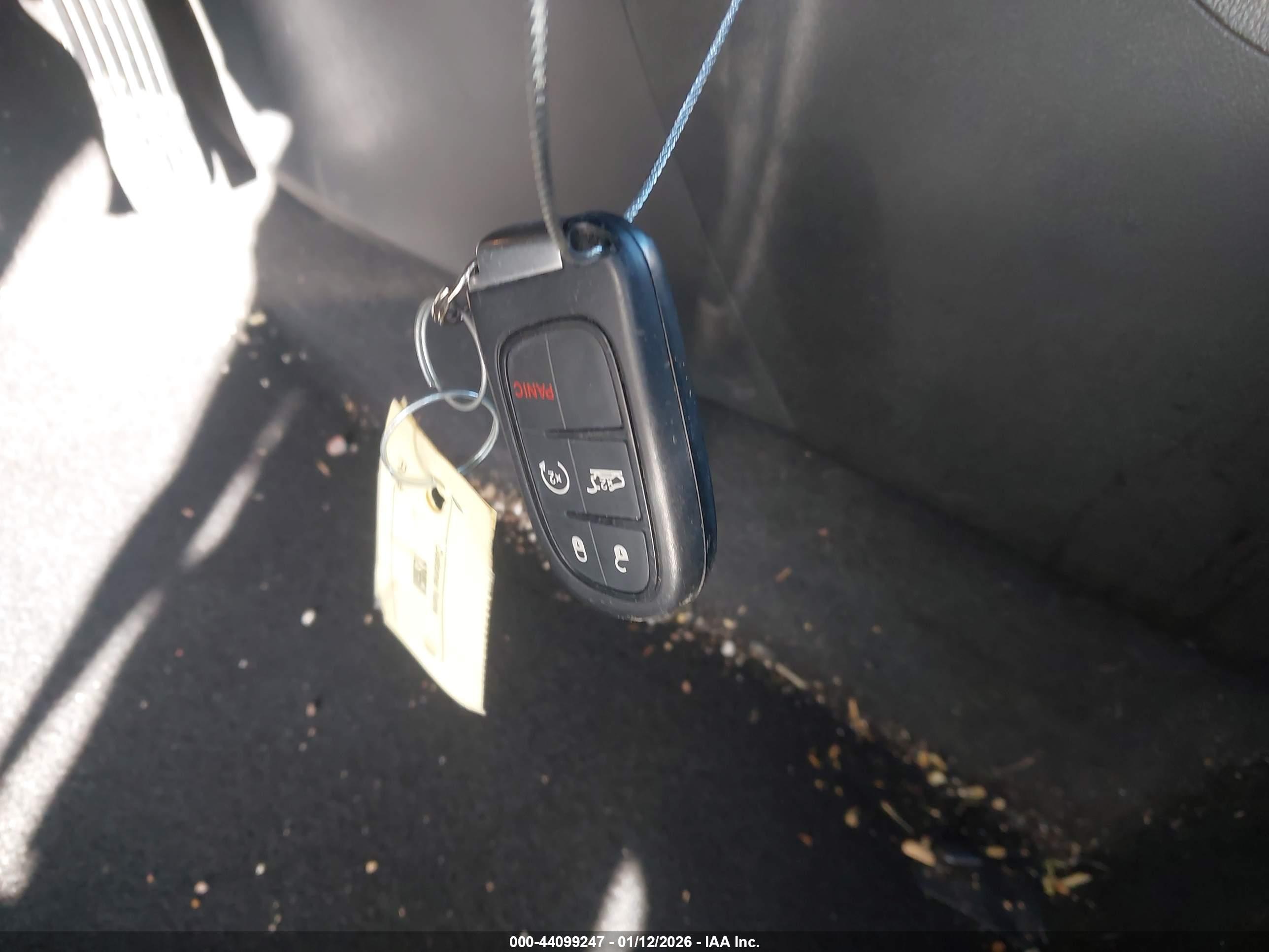 JEEP CHEROKEE image 11