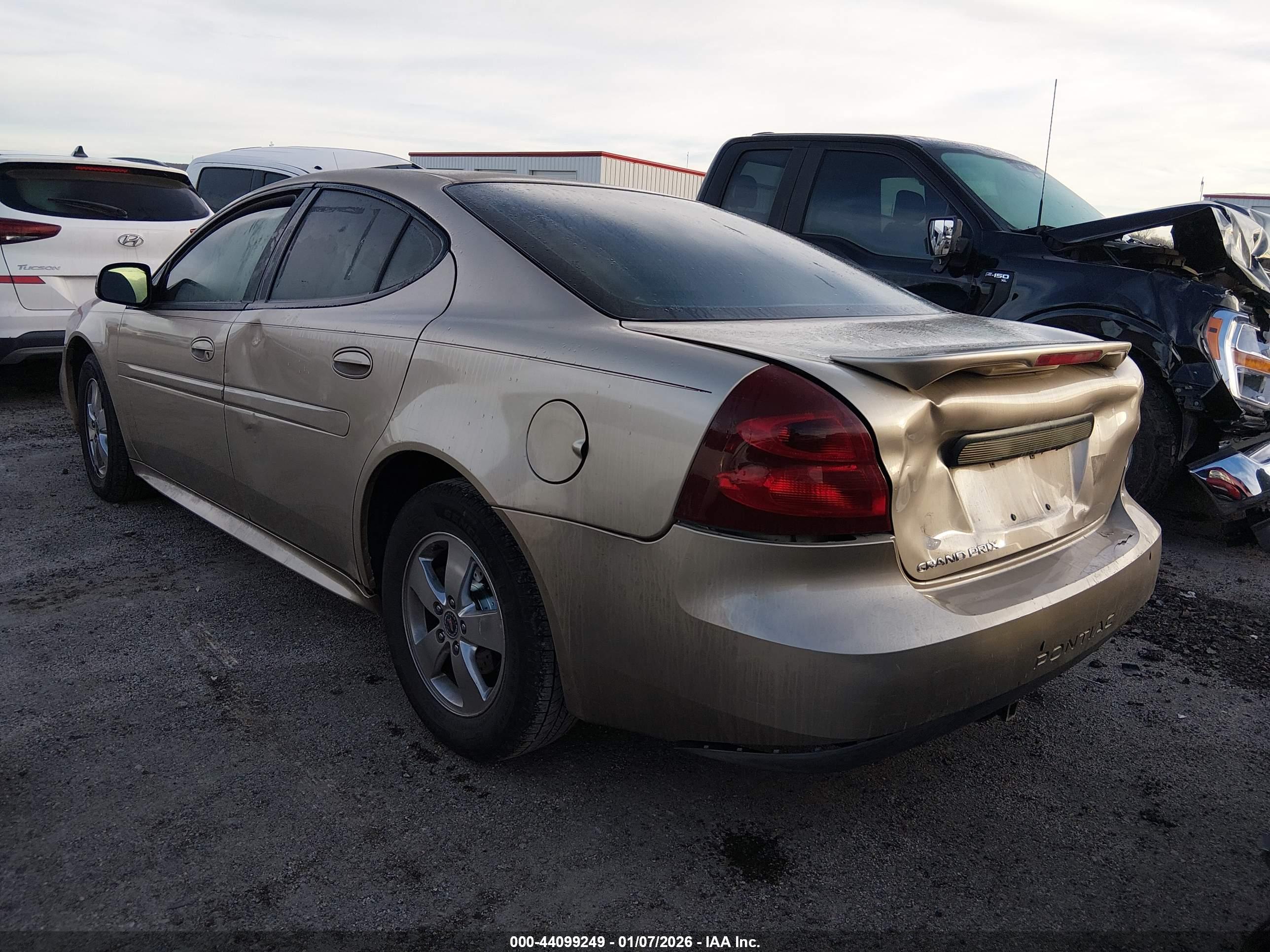 PONTIAC GRAND image 3