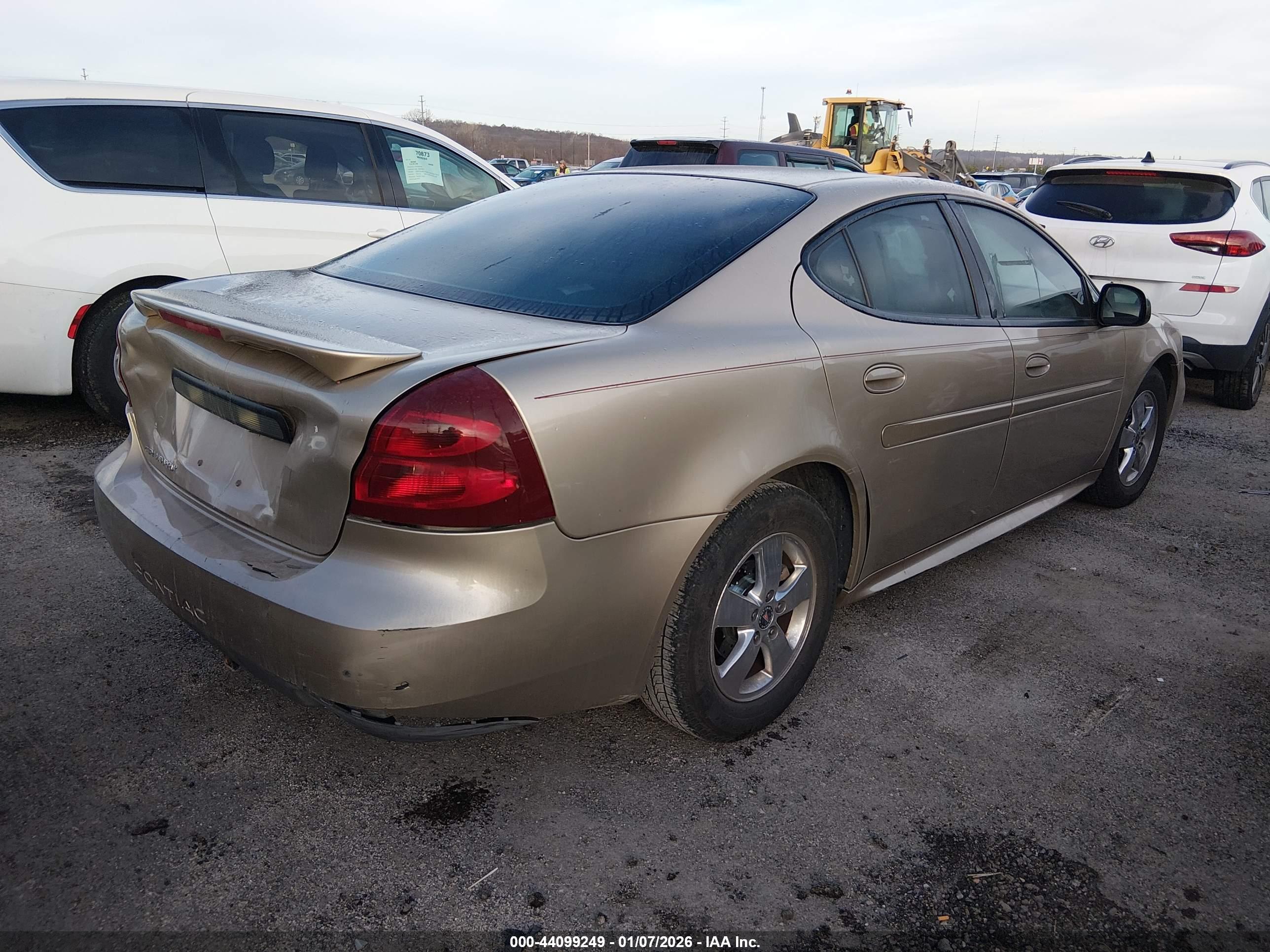 PONTIAC GRAND image 4