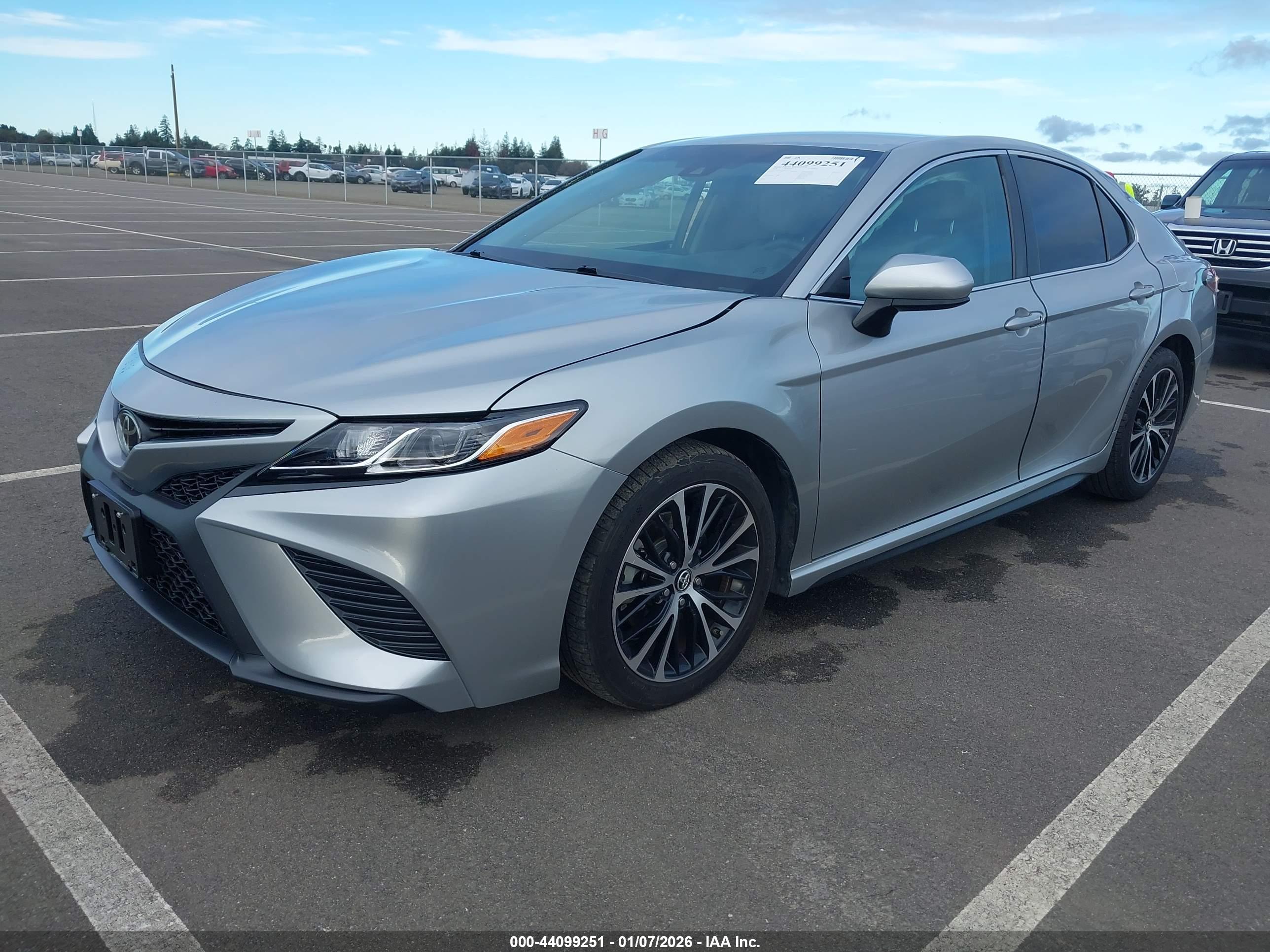 TOYOTA CAMRY image 2