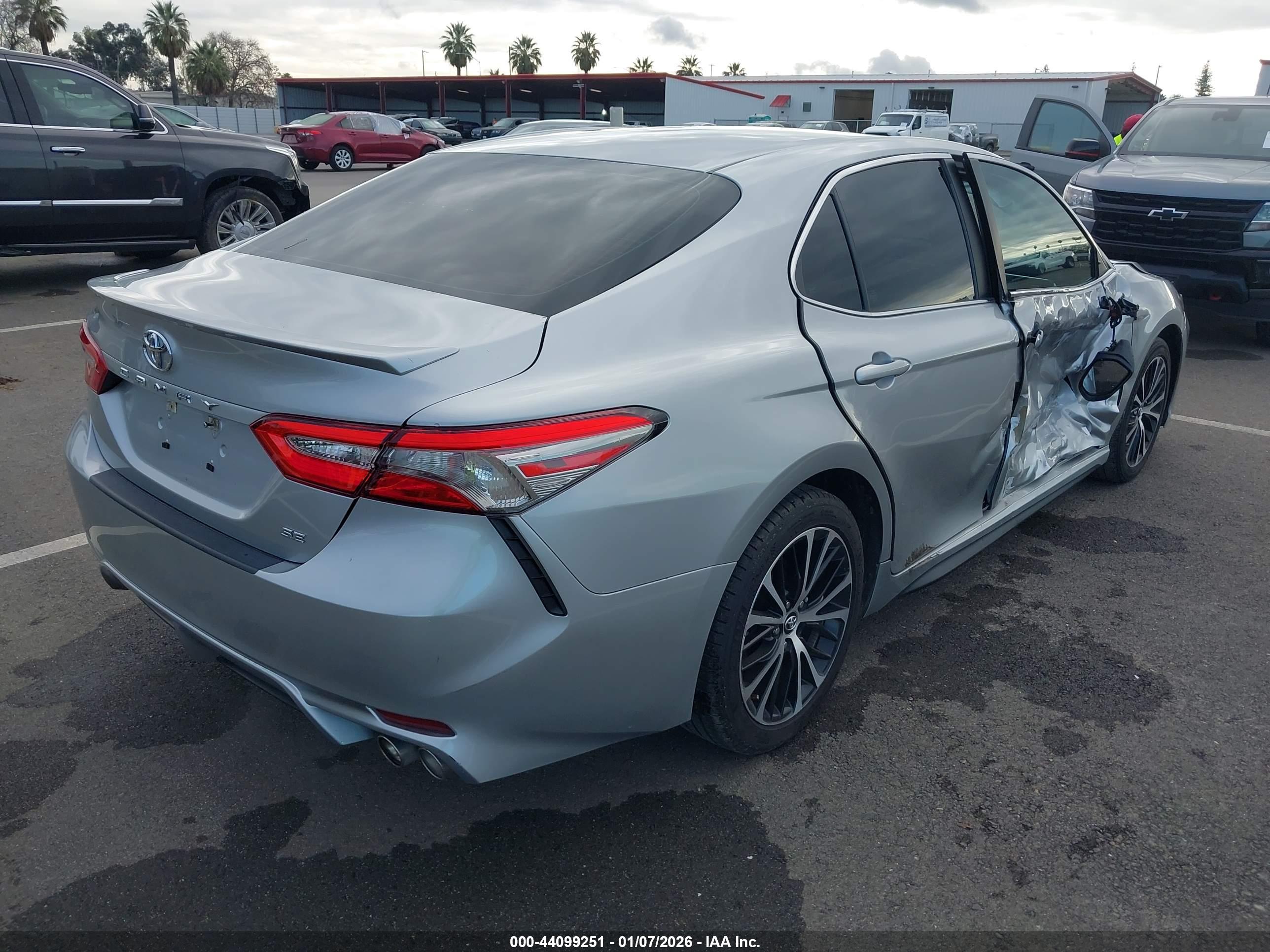 TOYOTA CAMRY image 4