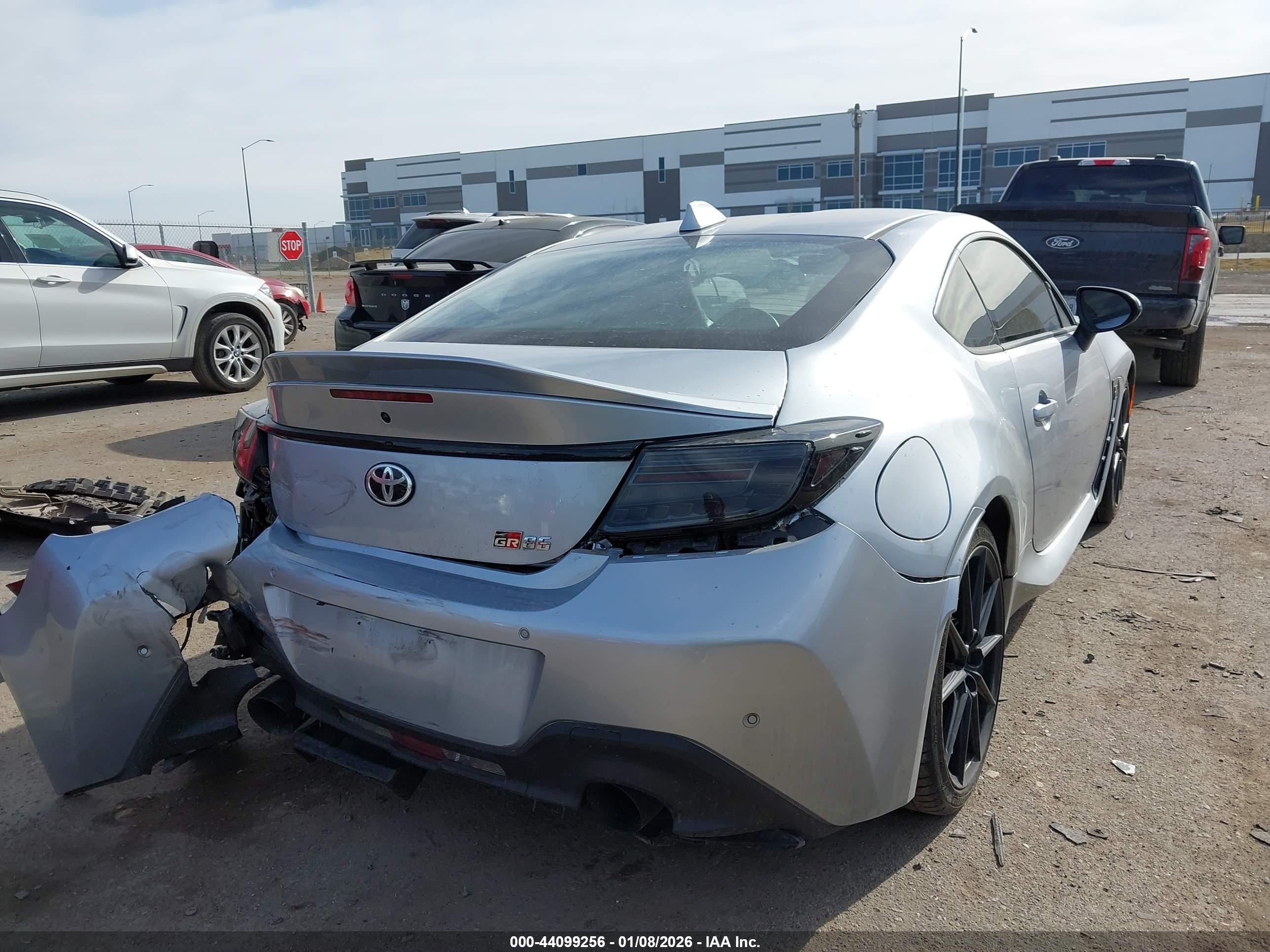 TOYOTA GR86 image 4
