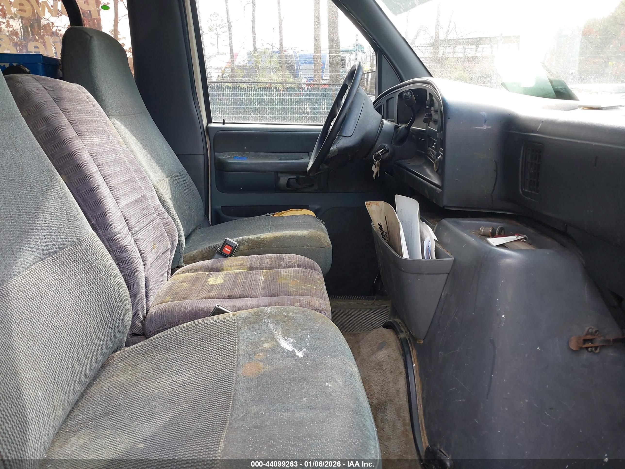 FORD ECONOLINE image 5