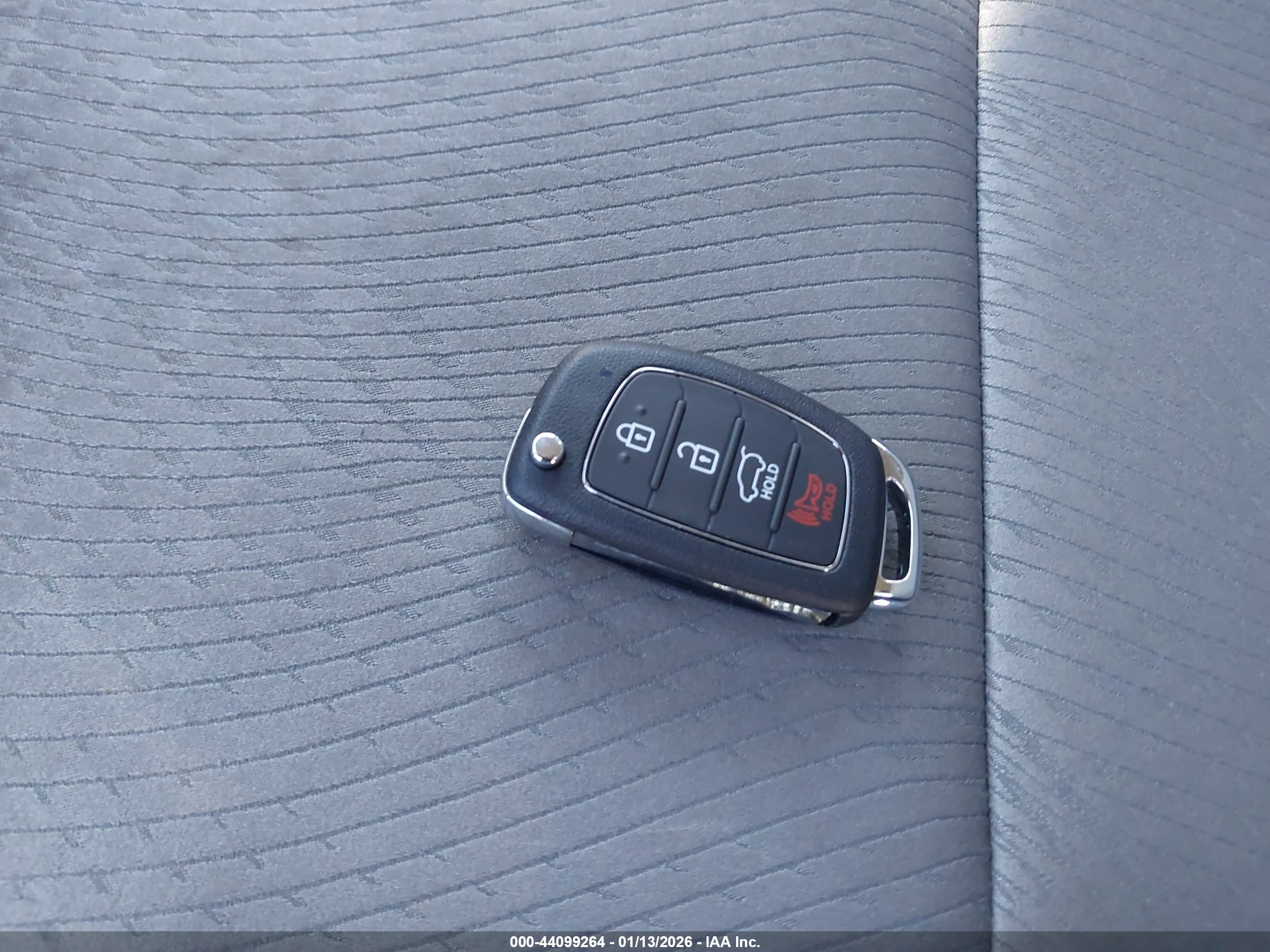 HYUNDAI SANTA image 11
