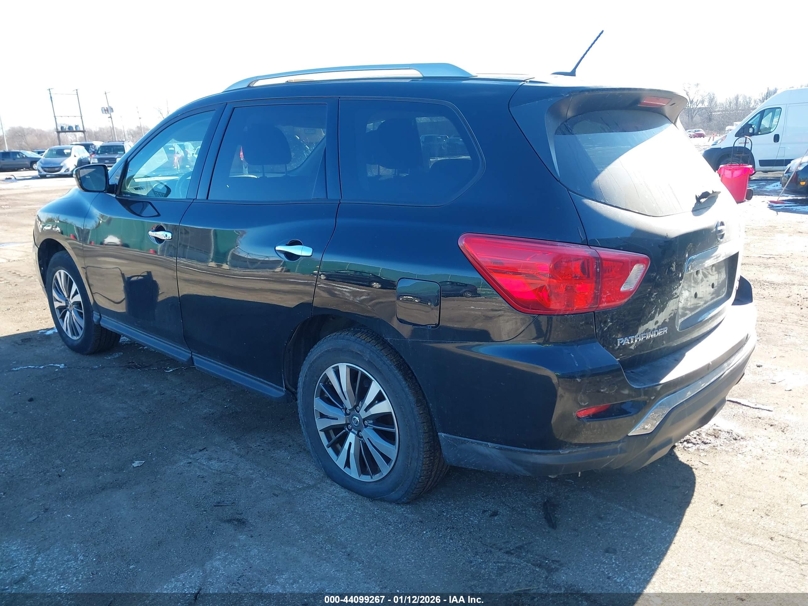 NISSAN PATHFINDER image 3