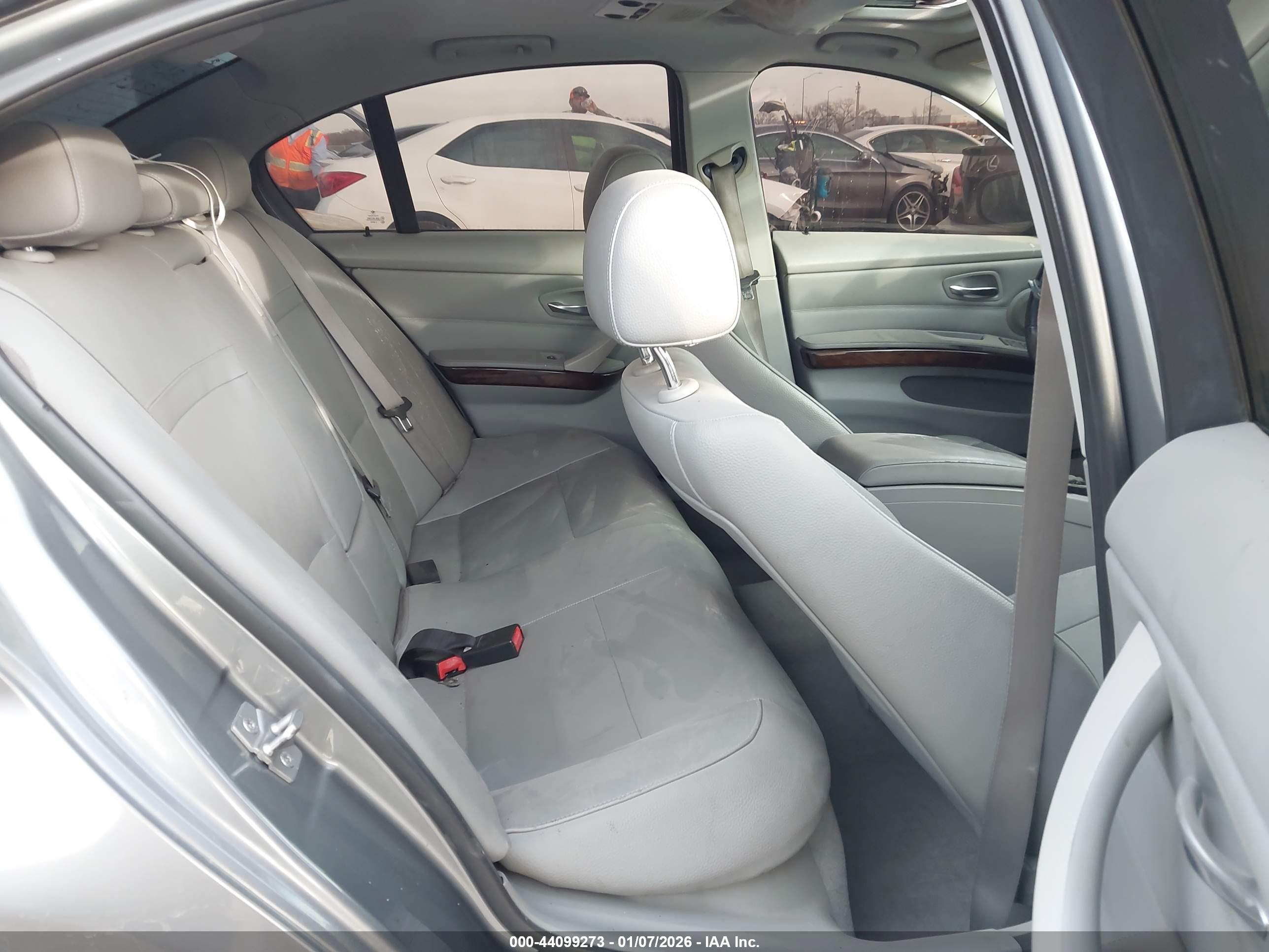 BMW 328I image 8