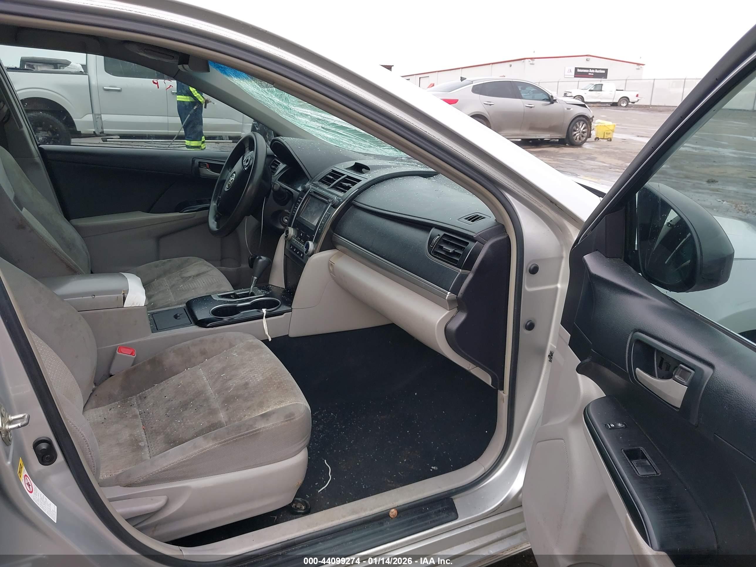 TOYOTA CAMRY image 5