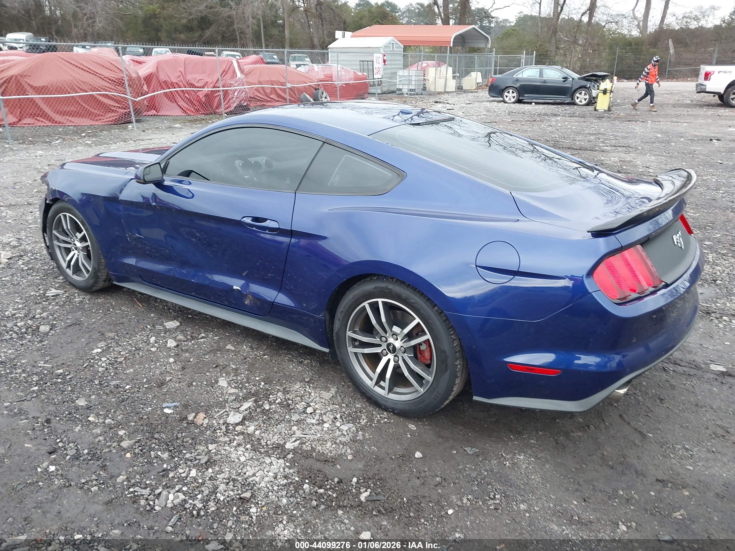 FORD MUSTANG image 3