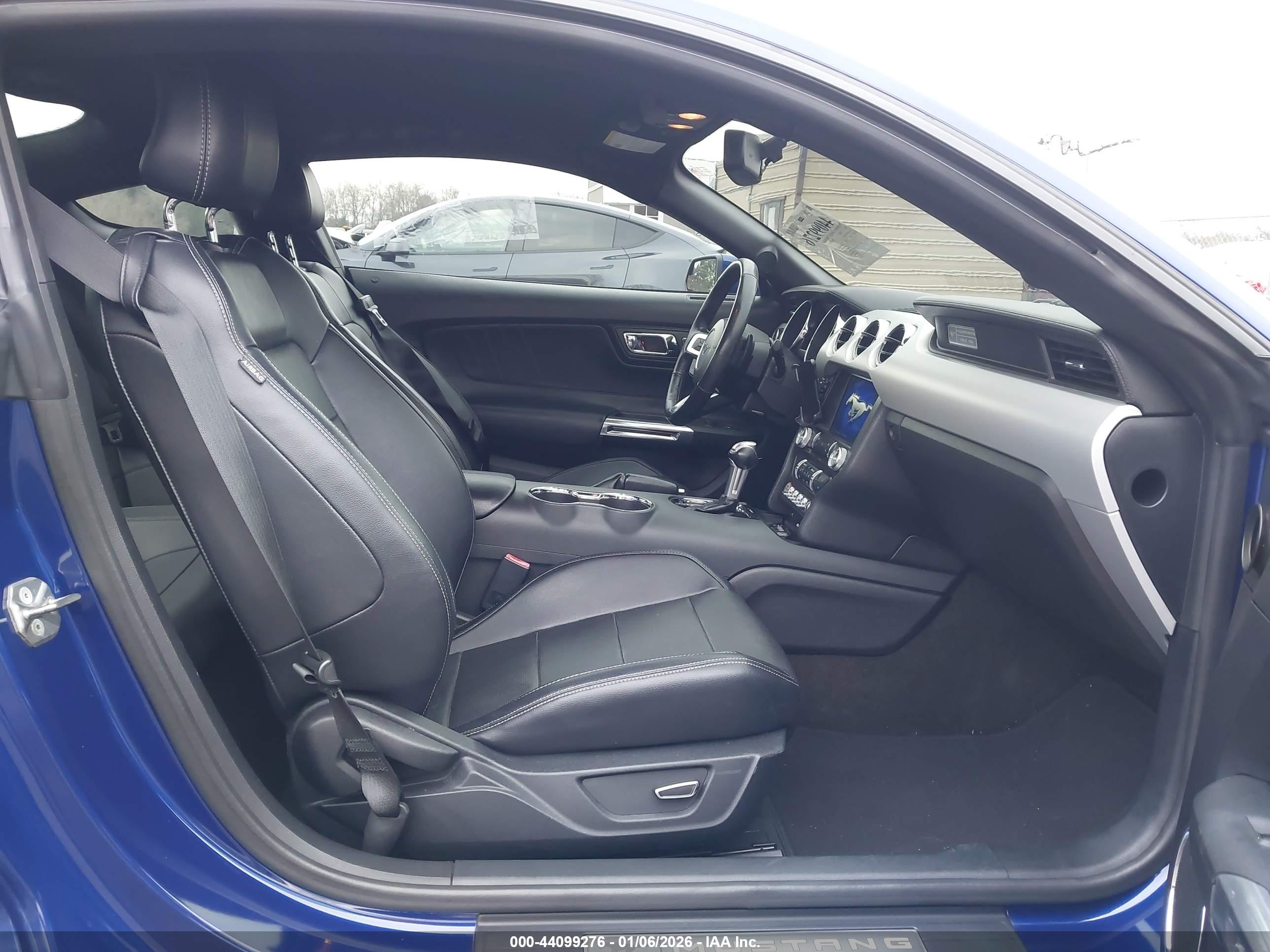 FORD MUSTANG image 5
