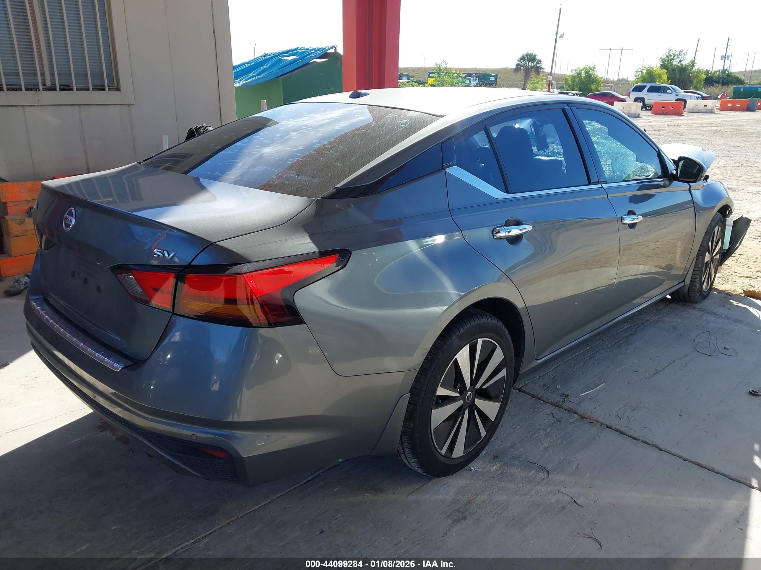 NISSAN ALTIMA image 4