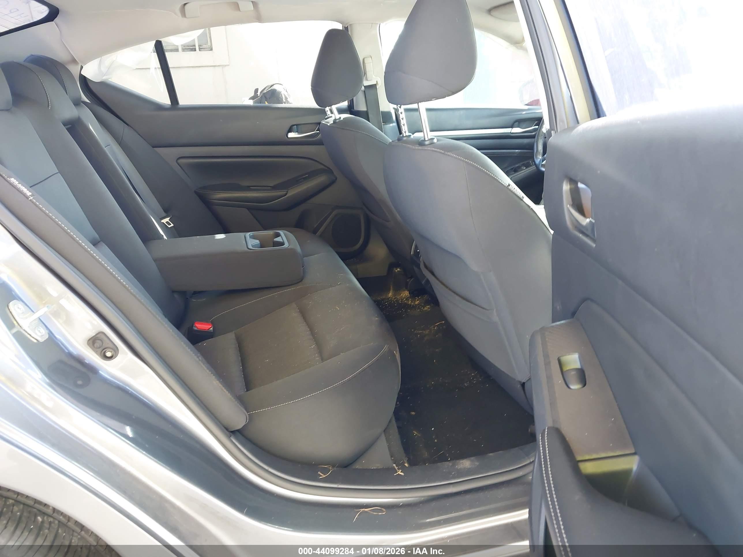 NISSAN ALTIMA image 8