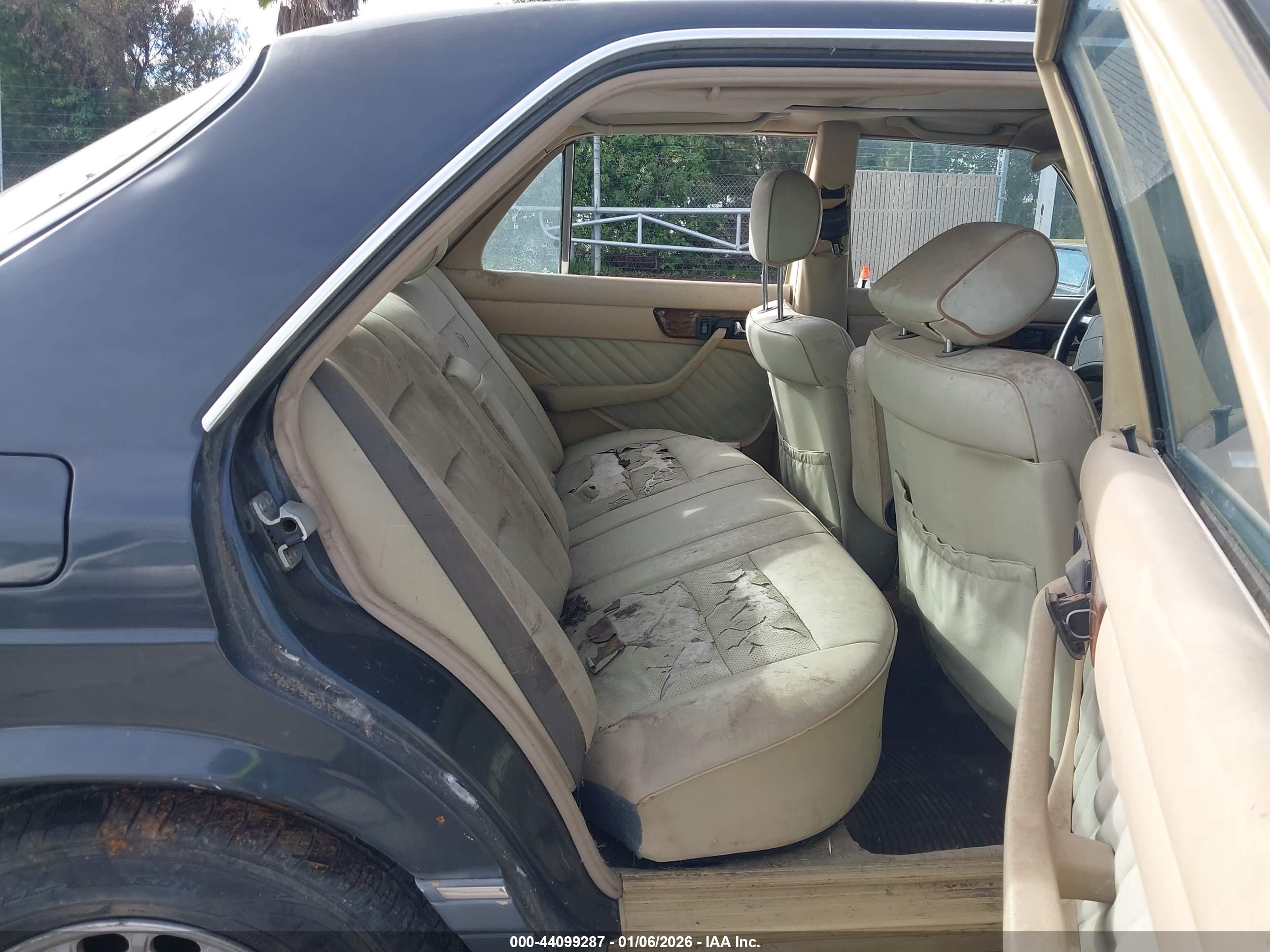 MERCEDES-BENZ 350 image 8