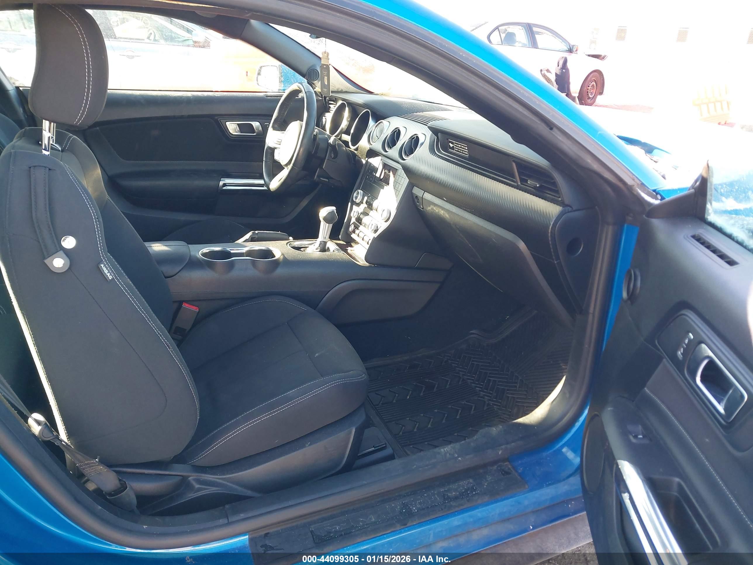 FORD MUSTANG image 5
