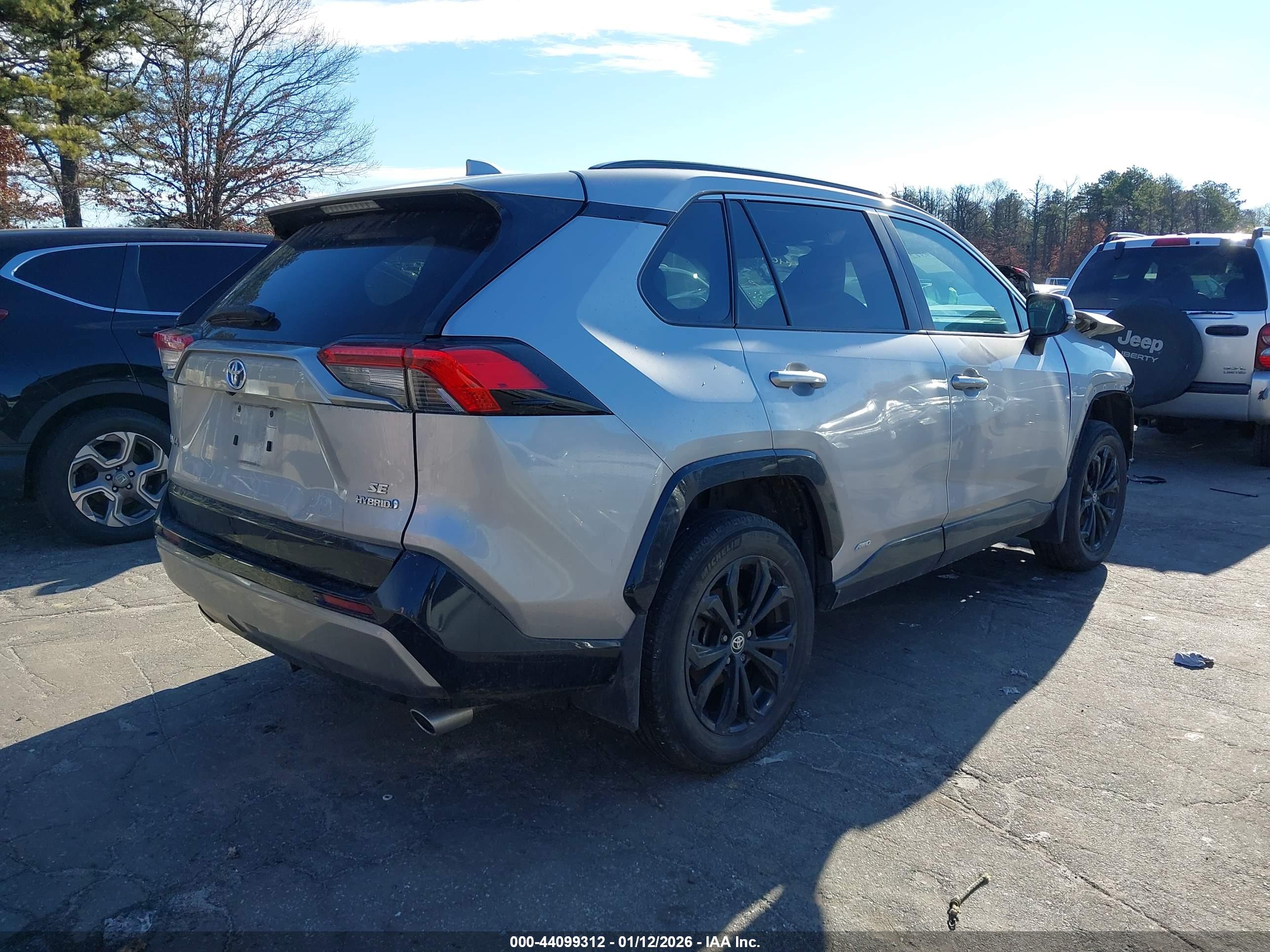TOYOTA RAV4 image 4
