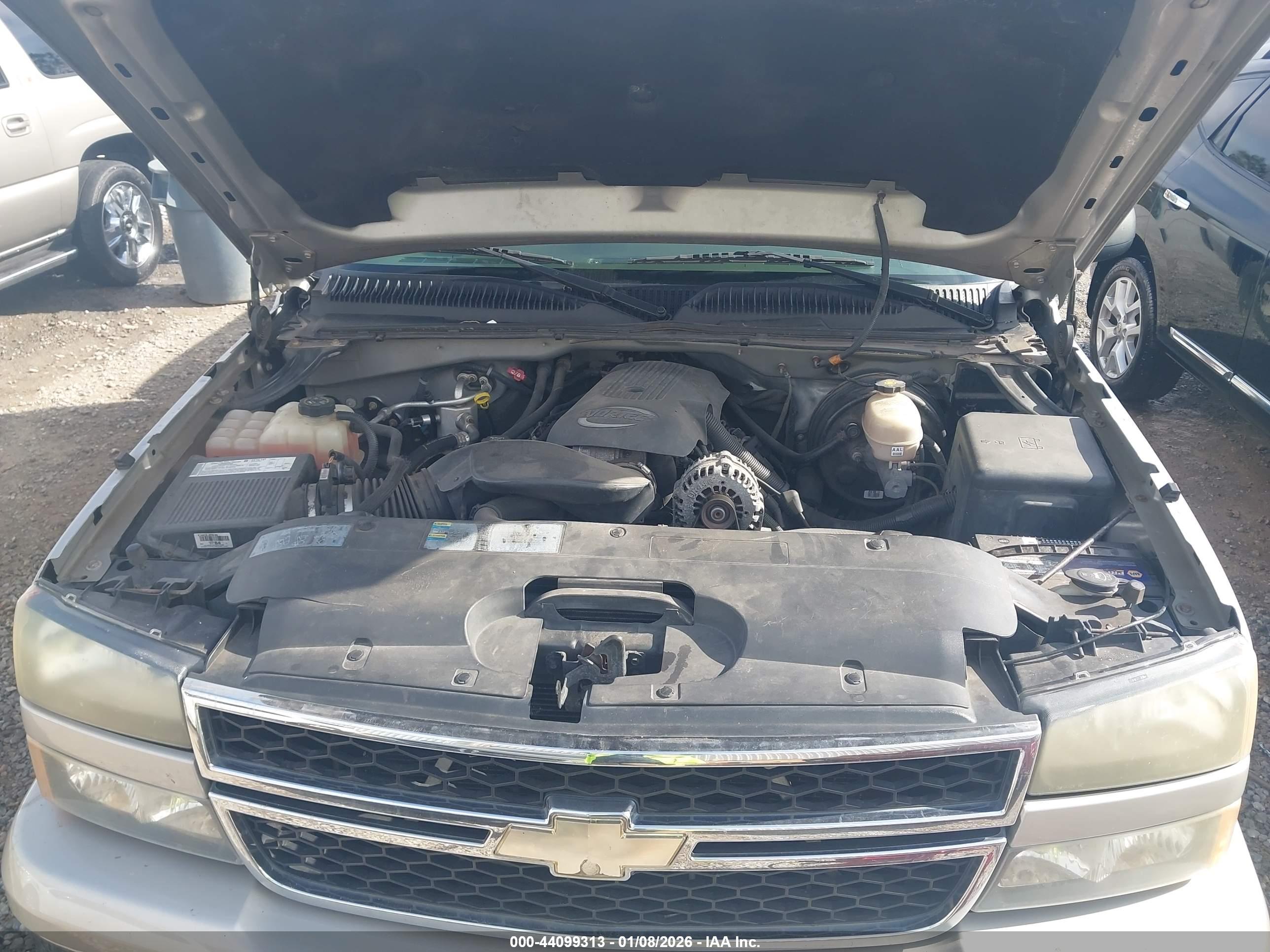 CHEVROLET SILVERADO image 10
