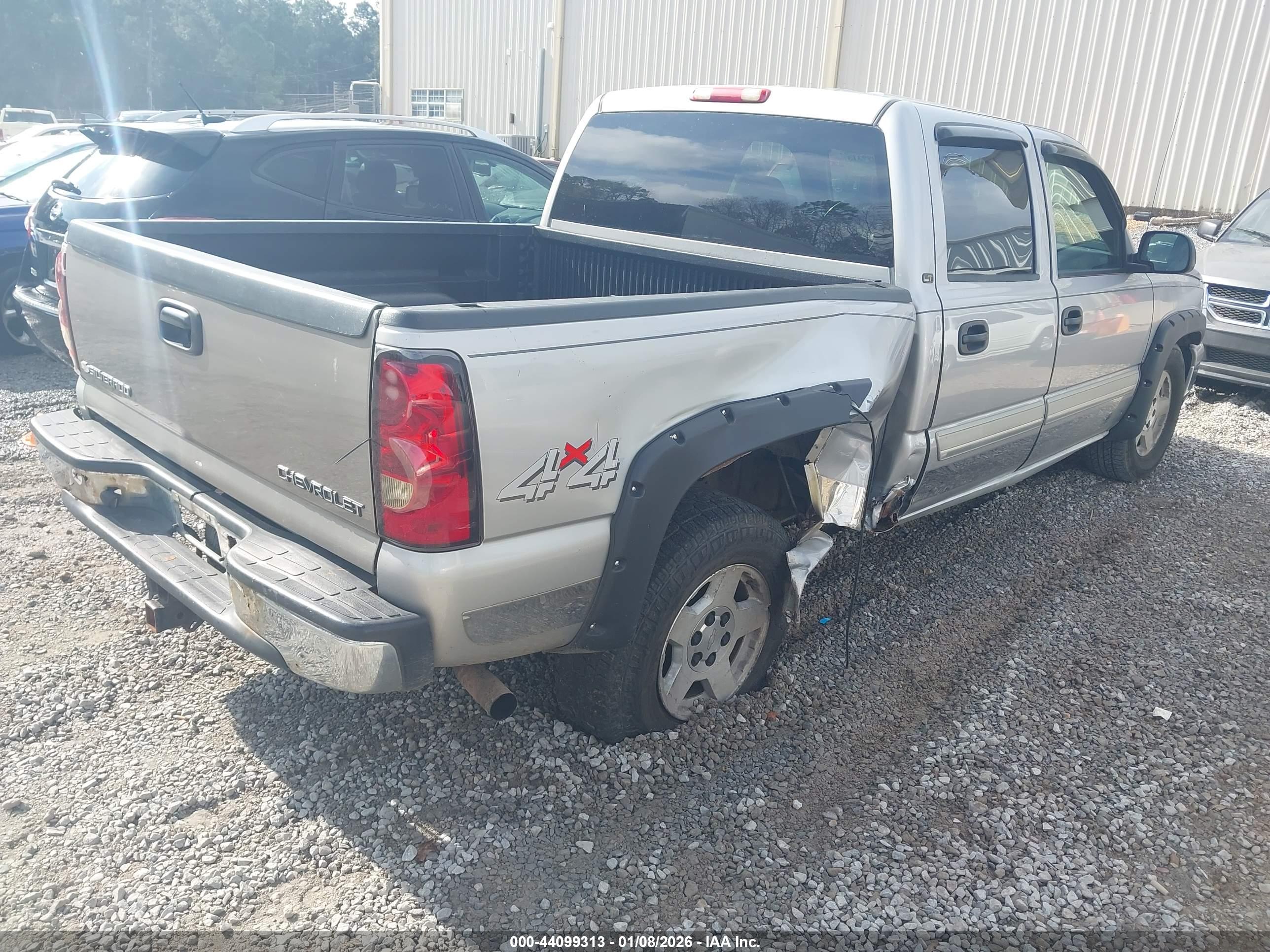 CHEVROLET SILVERADO image 4