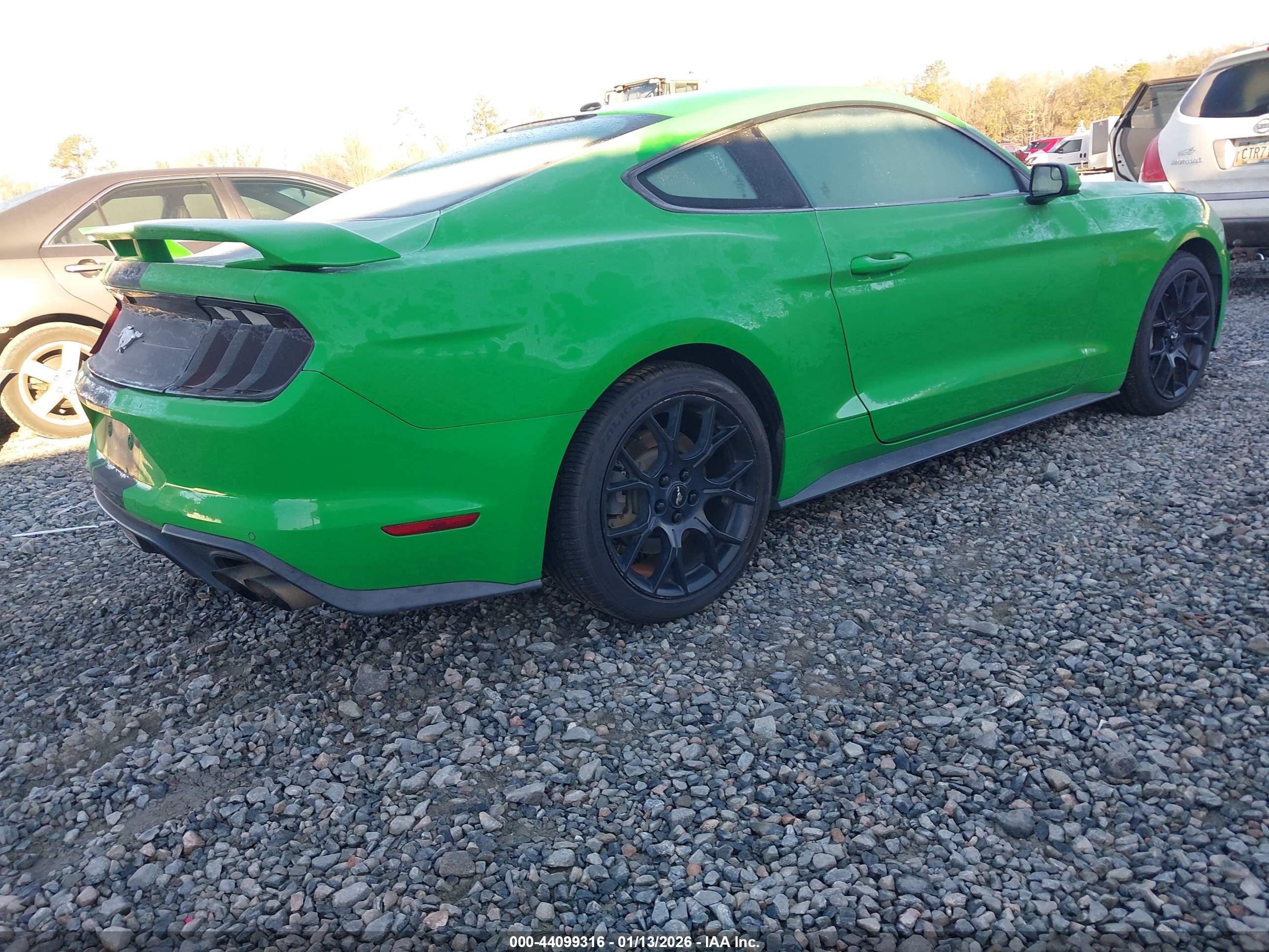 FORD MUSTANG image 4