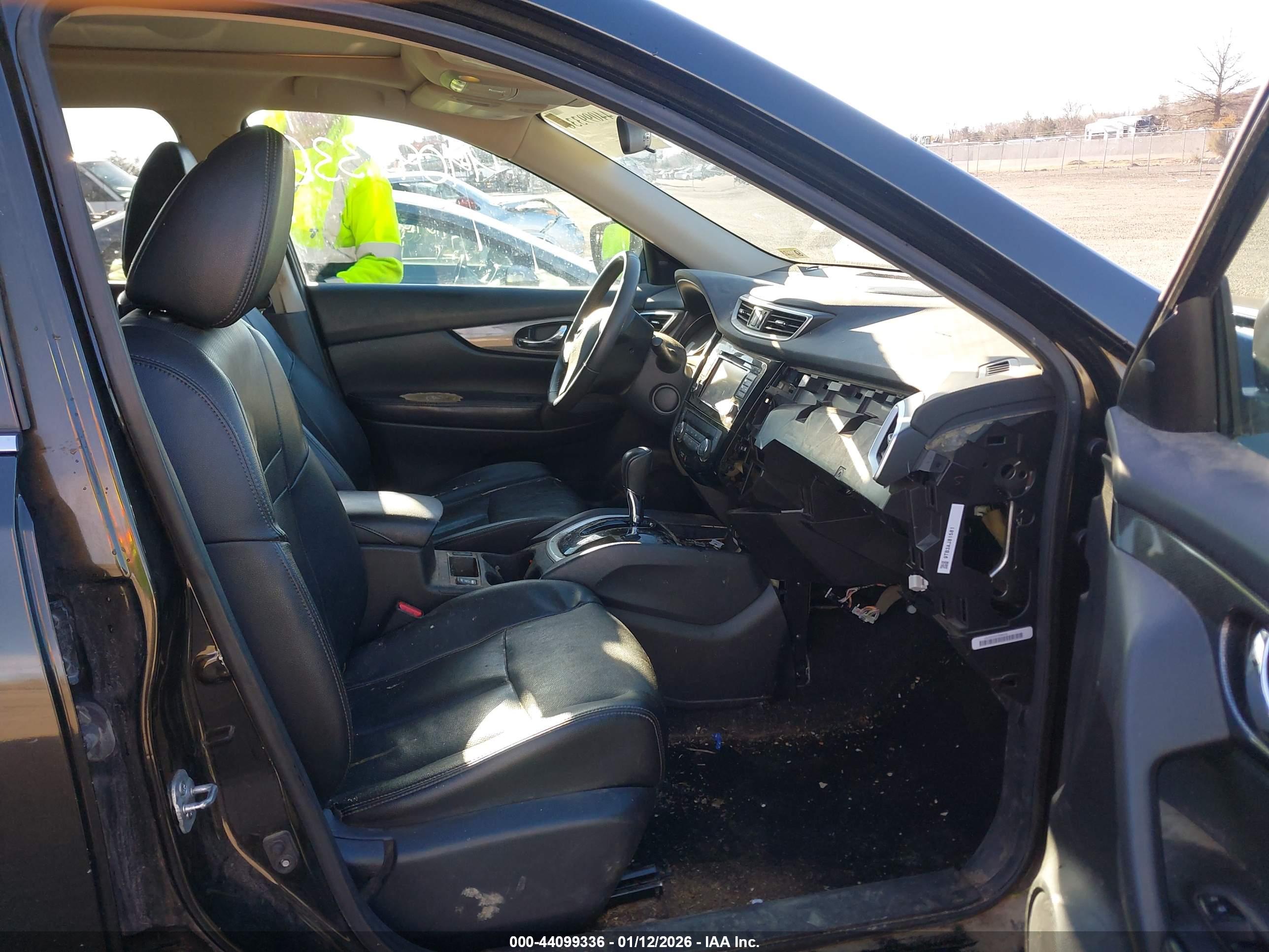 NISSAN ROGUE image 5
