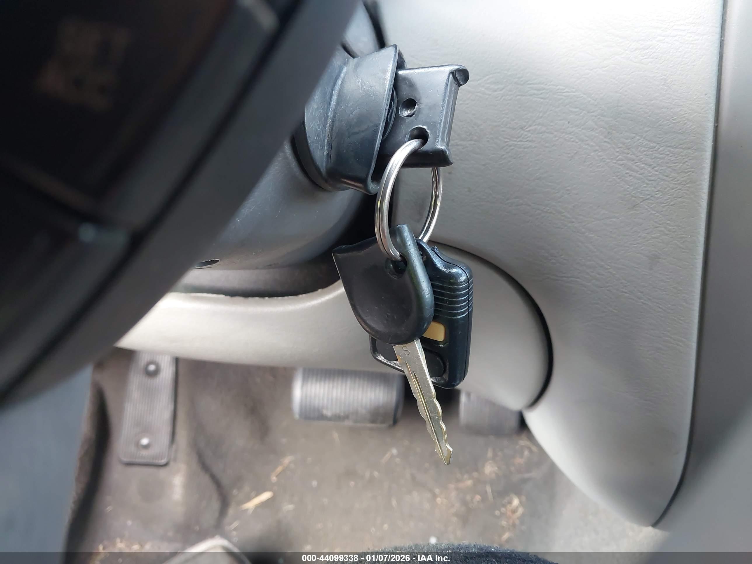 FORD TAURUS image 11