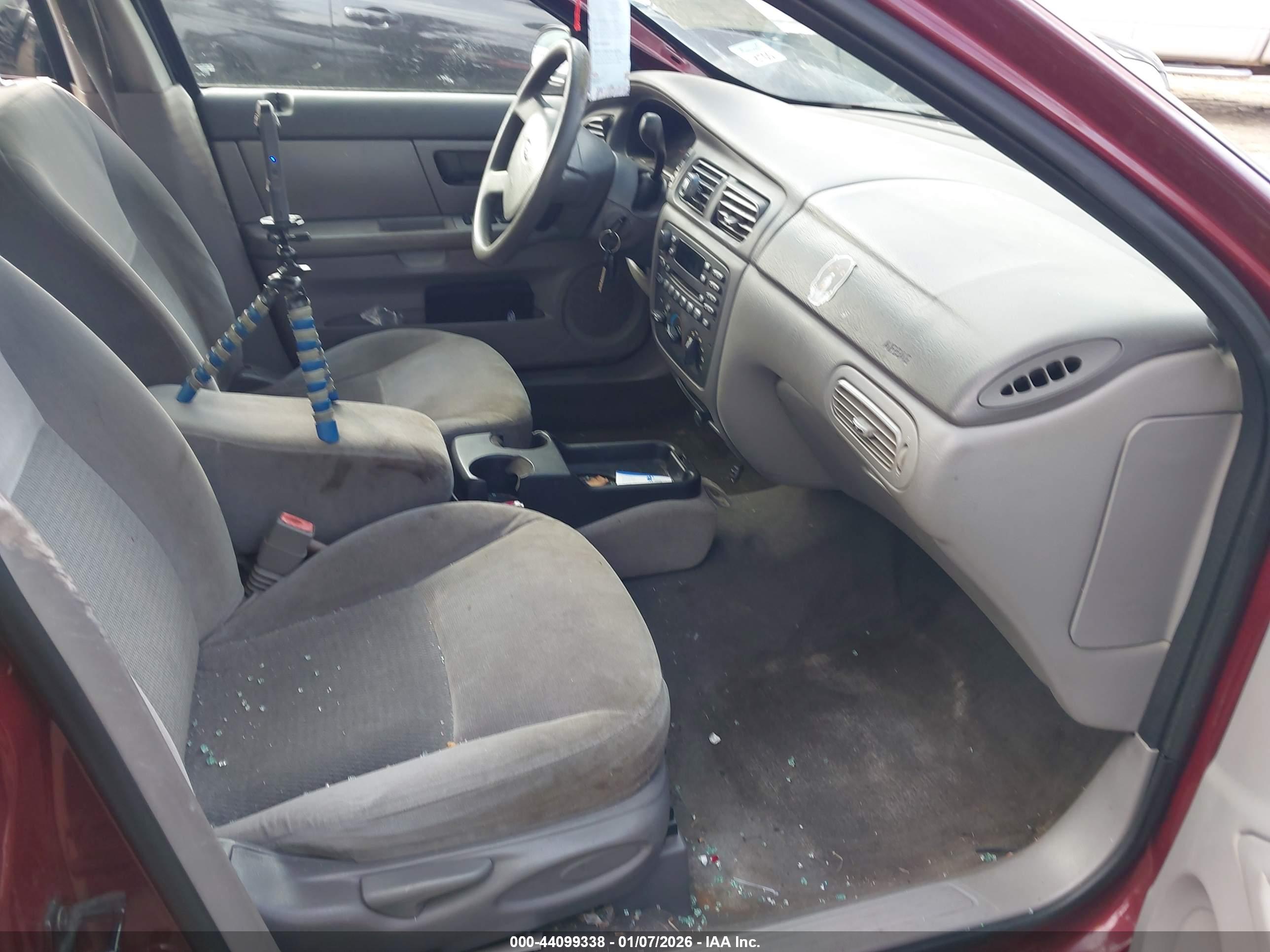 FORD TAURUS image 5