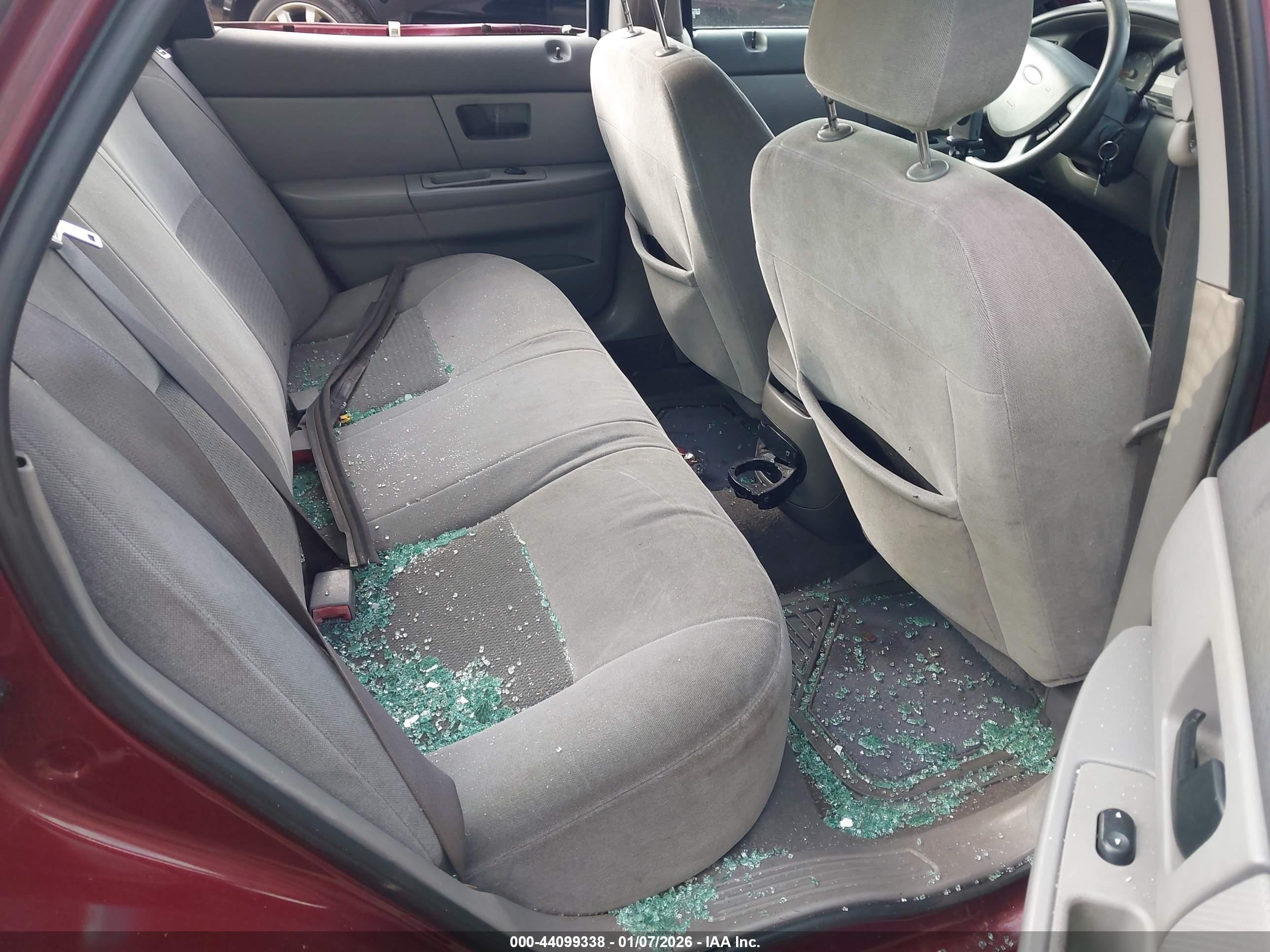 FORD TAURUS image 8