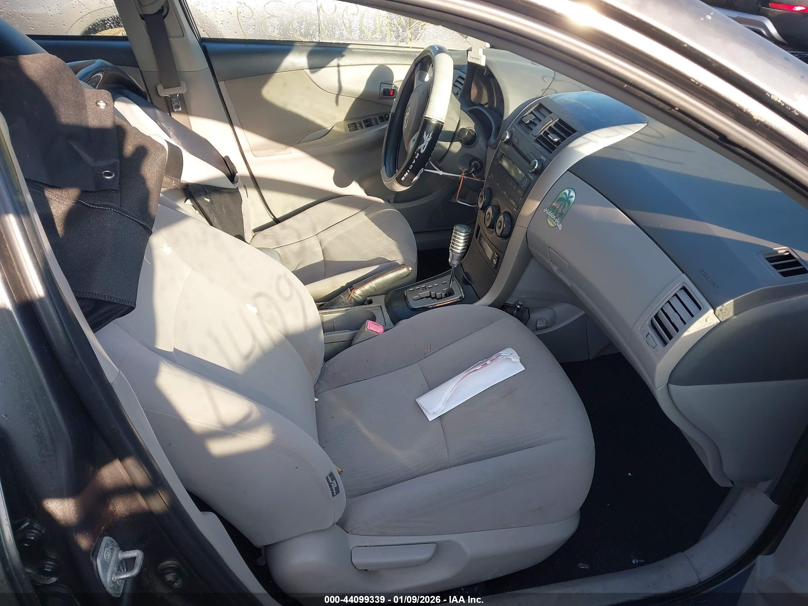 TOYOTA COROLLA image 5