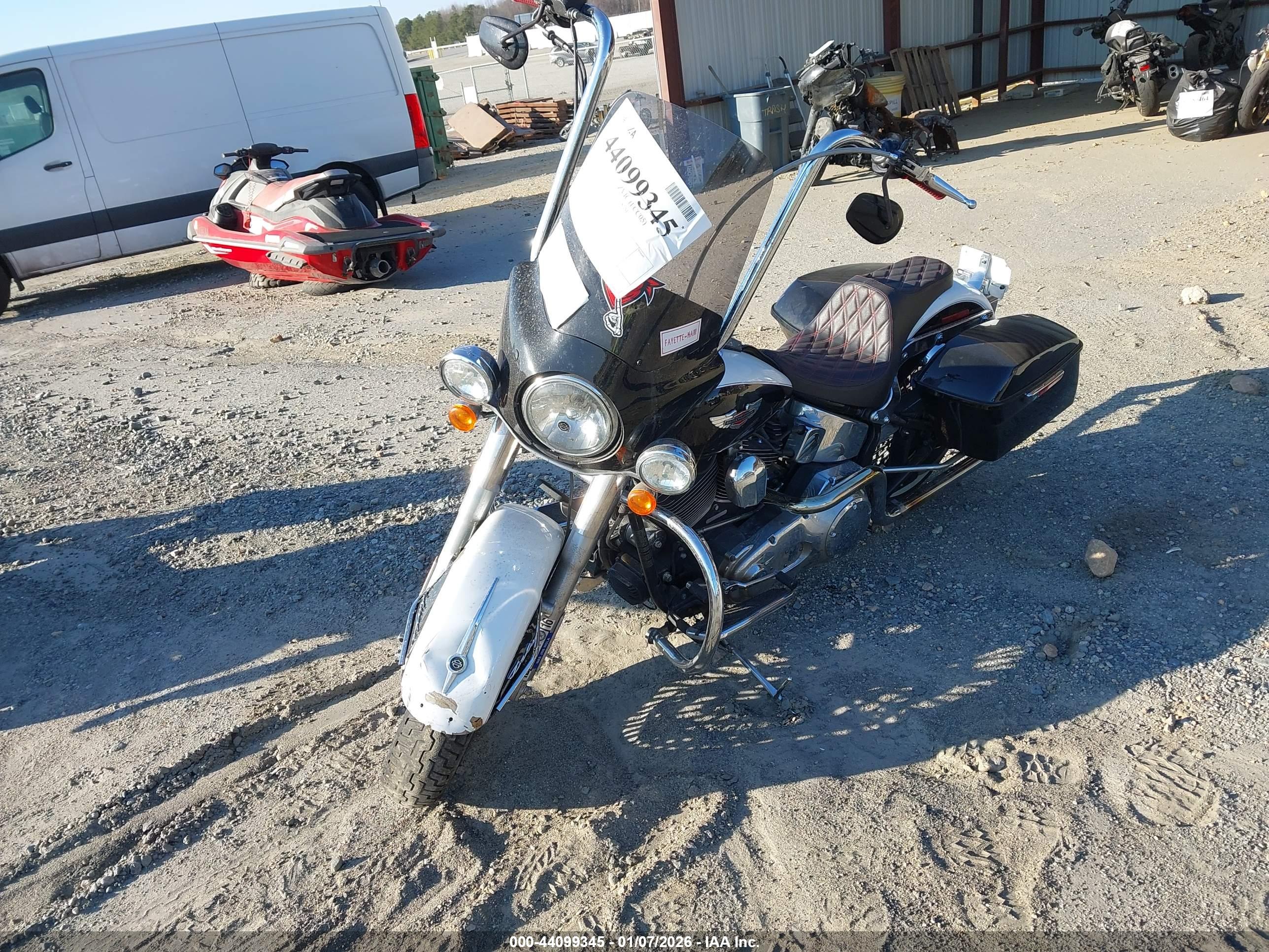 HARLEY-DAVIDSON FLSTNI image 2