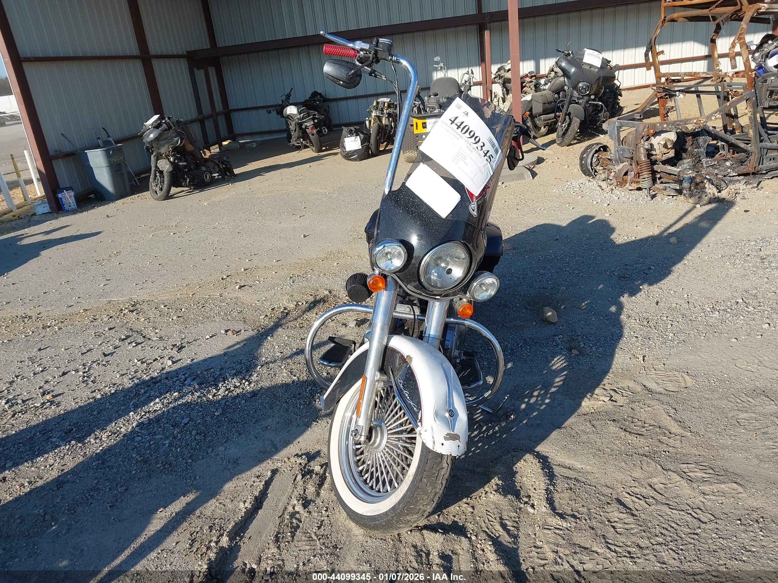 HARLEY-DAVIDSON FLSTNI image 5