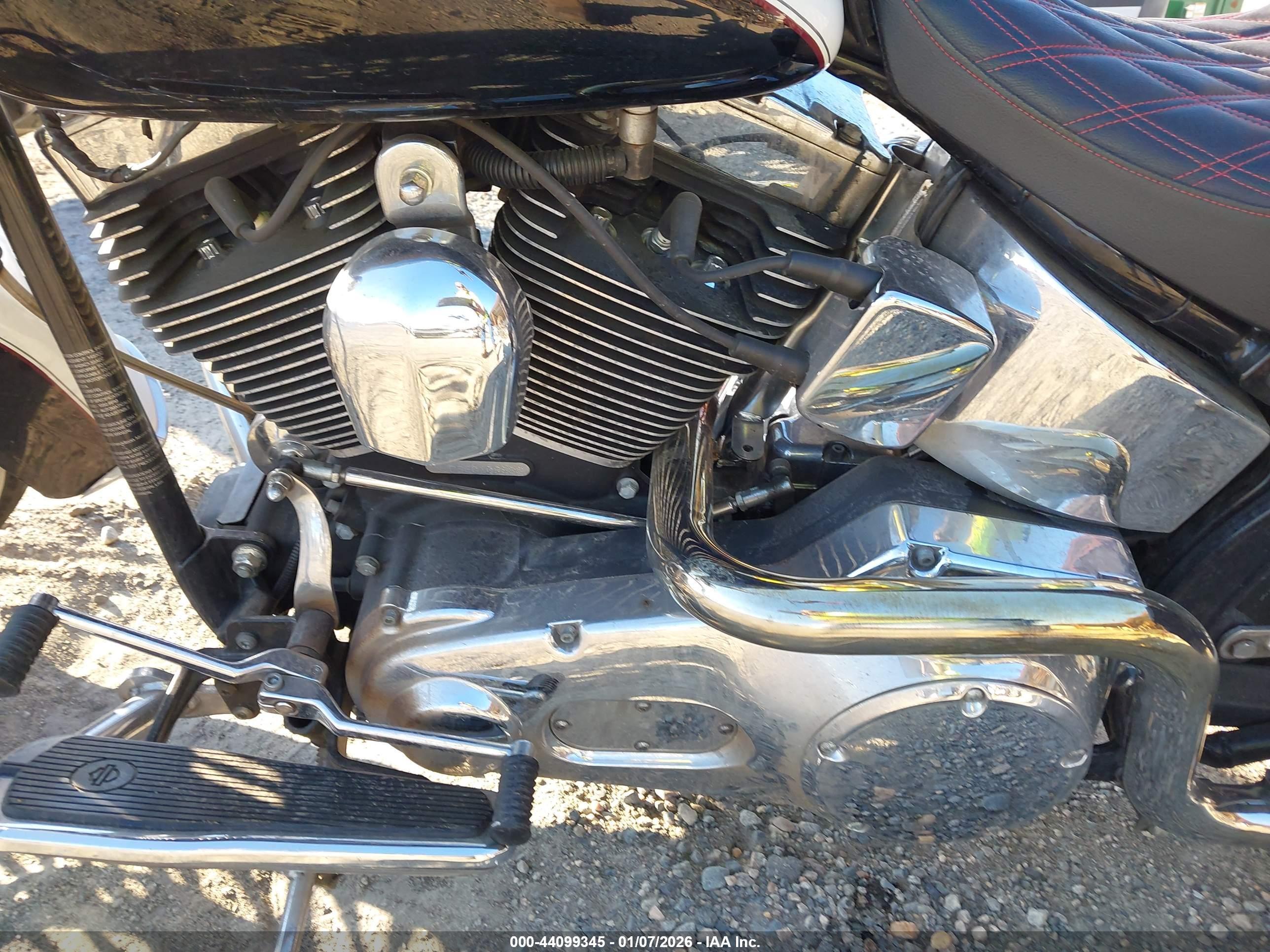 HARLEY-DAVIDSON FLSTNI image 9