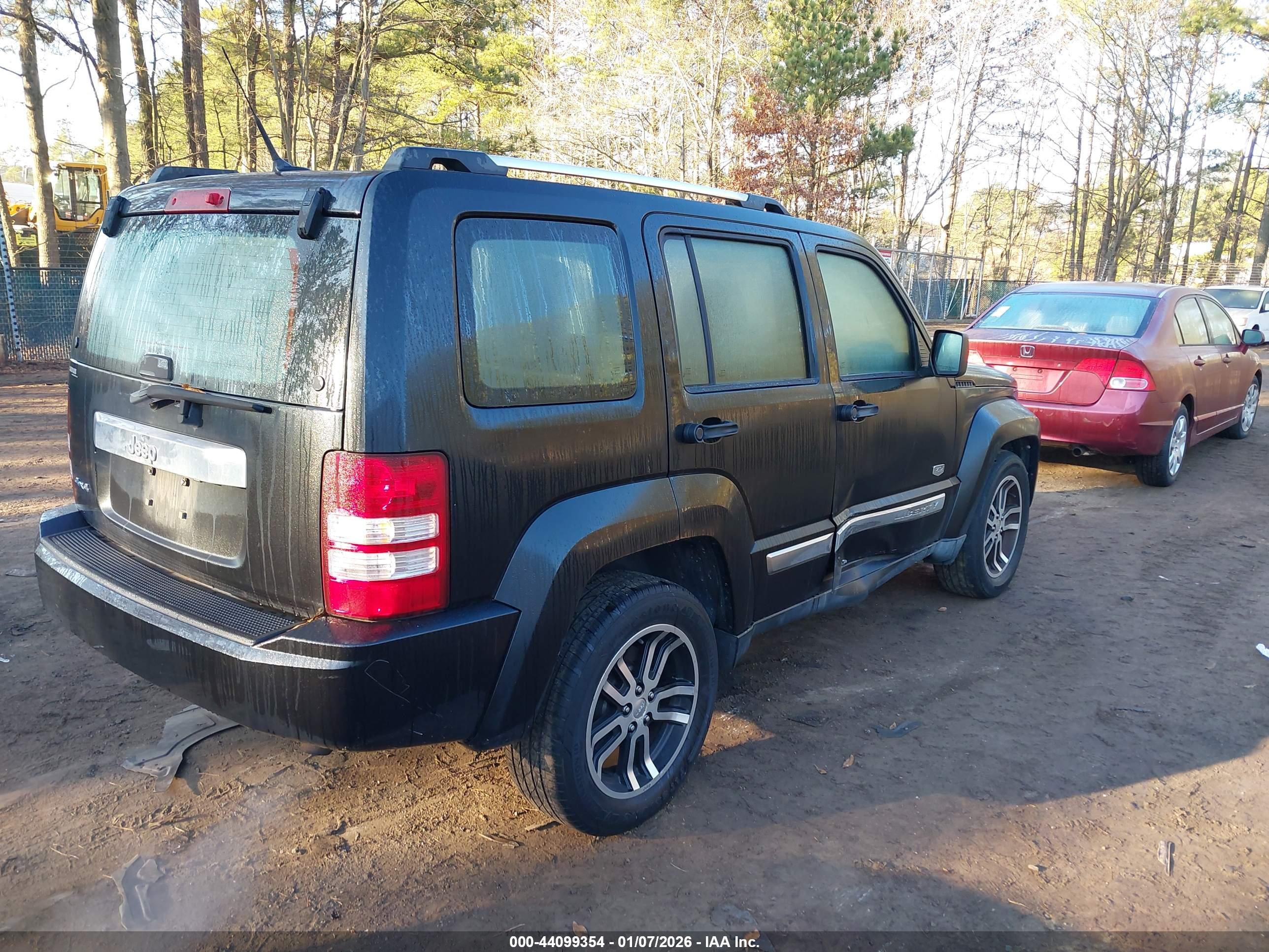 JEEP LIBERTY image 4