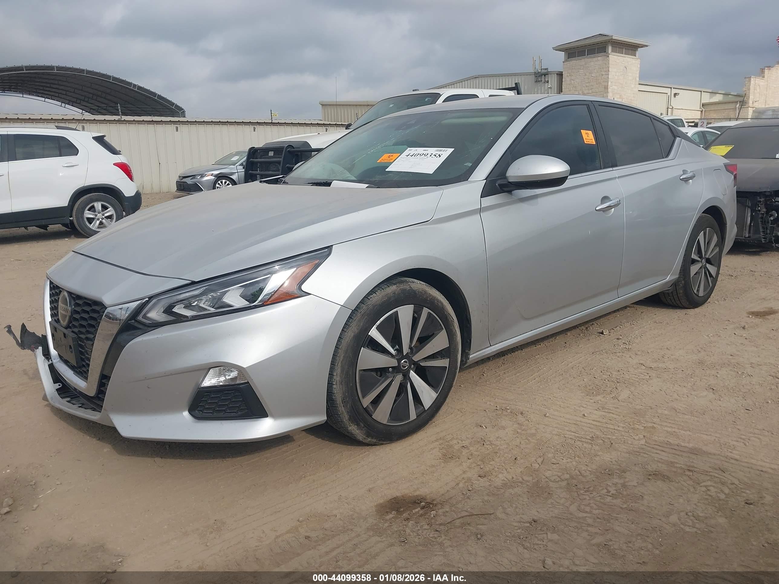 NISSAN ALTIMA image 2