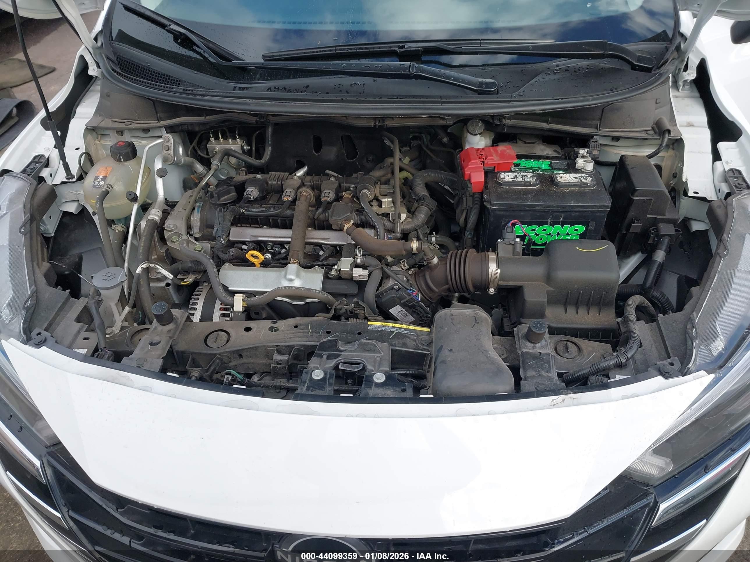 NISSAN VERSA image 10