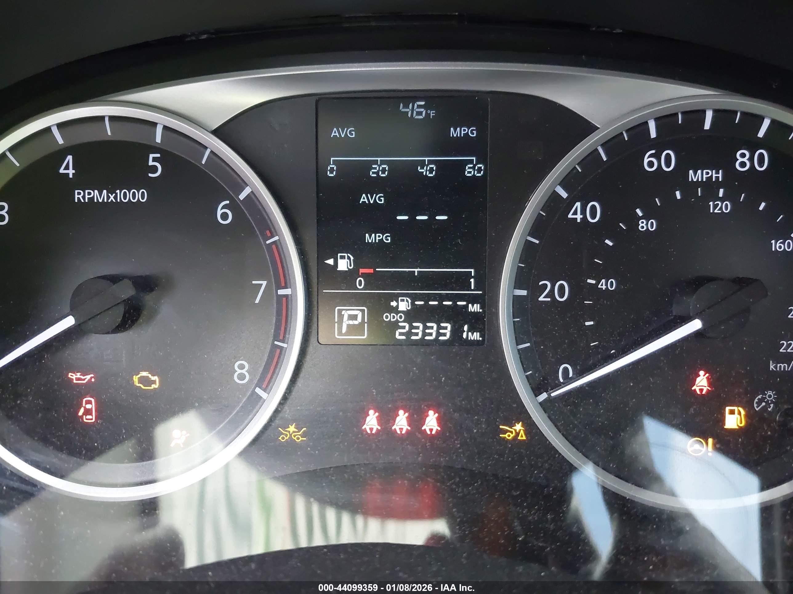NISSAN VERSA image 7