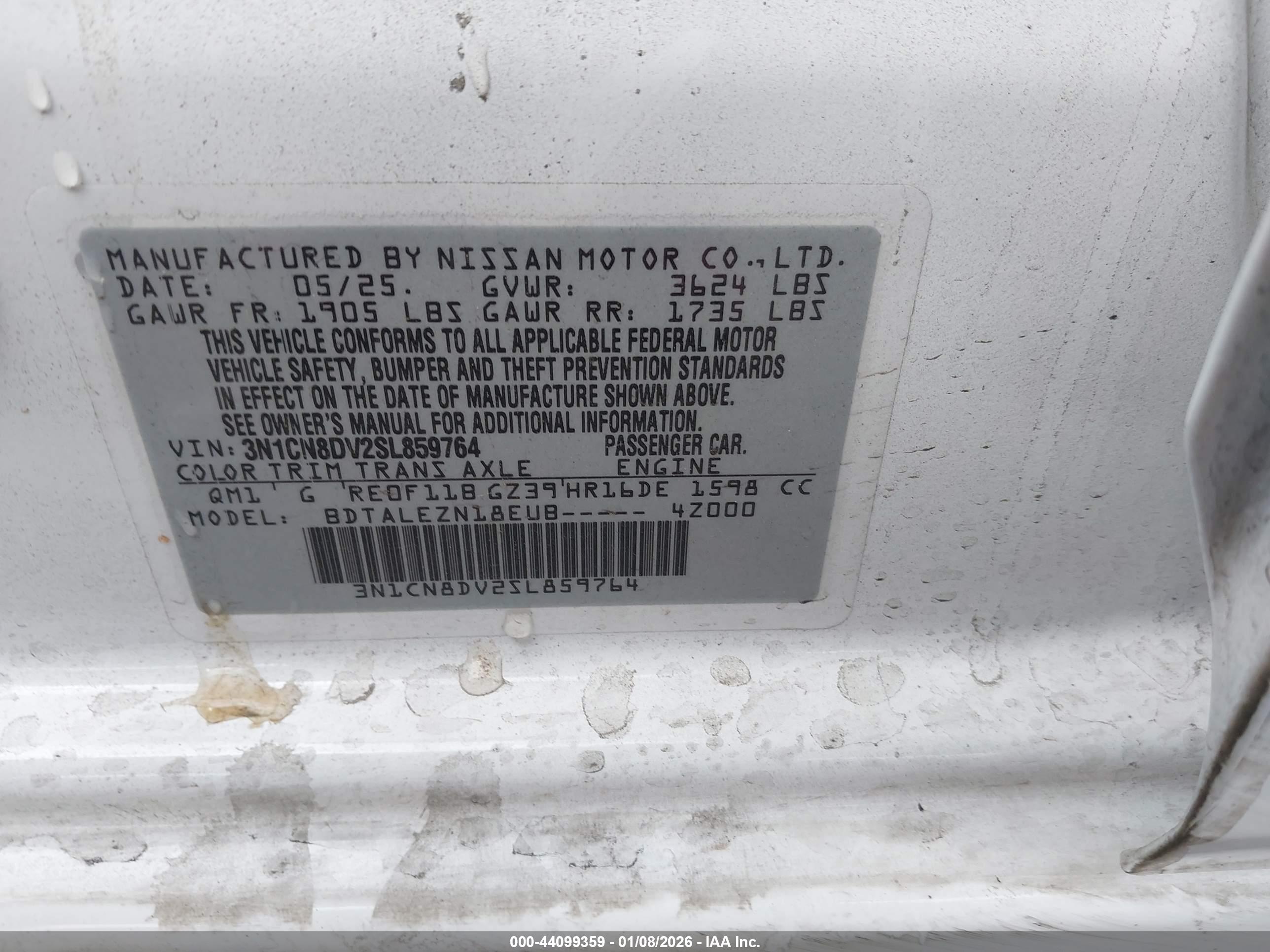 NISSAN VERSA image 9