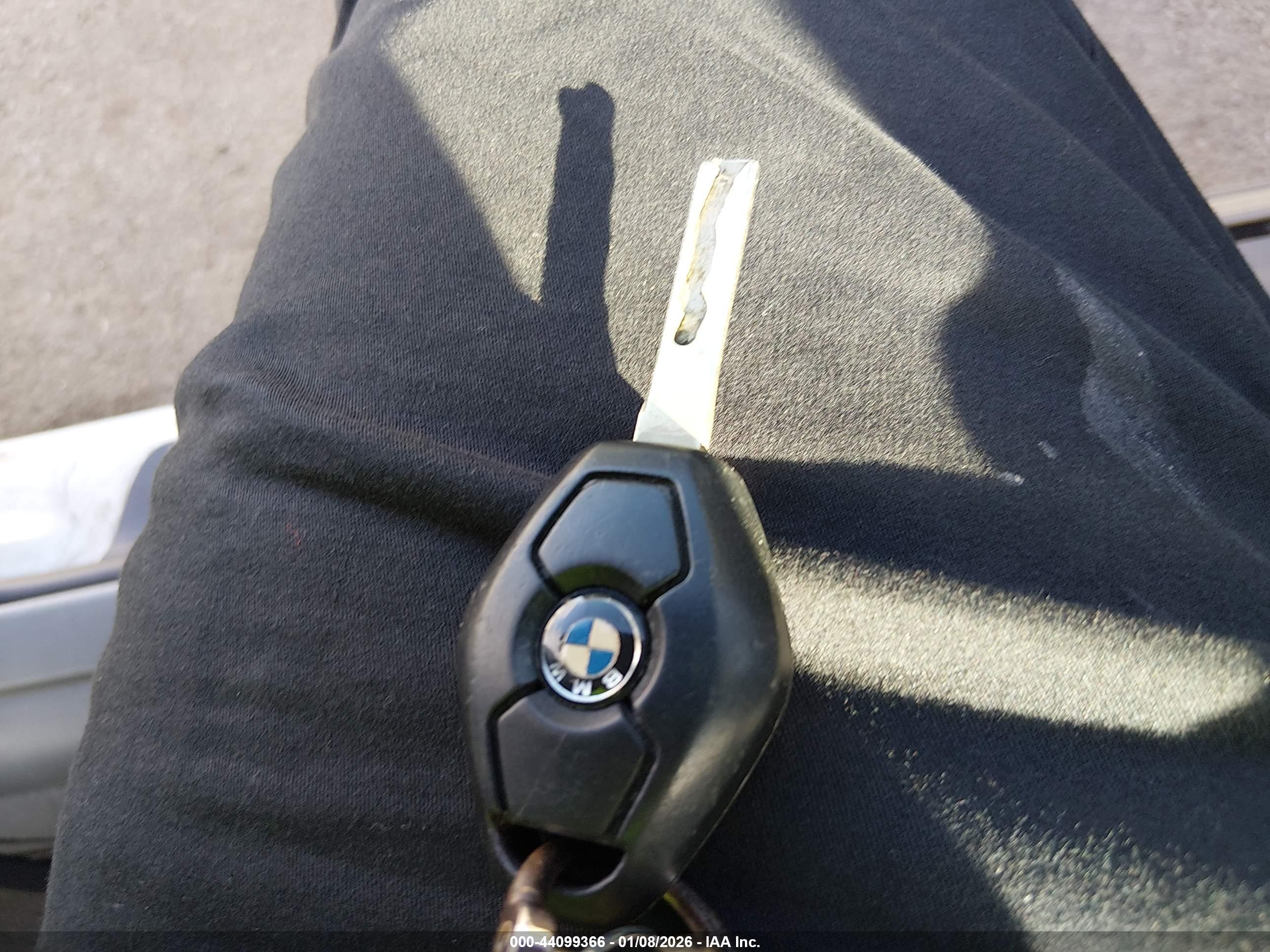 BMW 330CI image 11