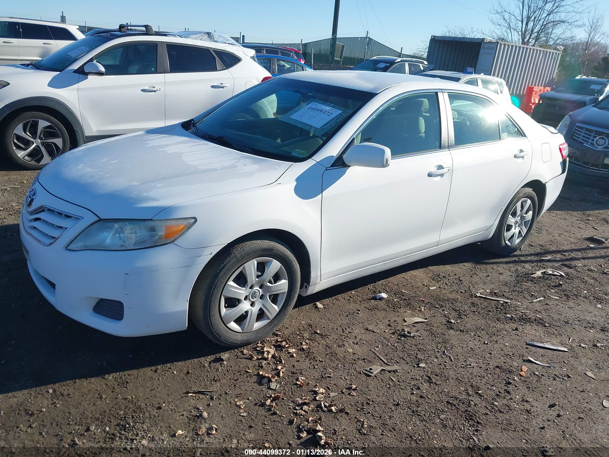 TOYOTA CAMRY image 2
