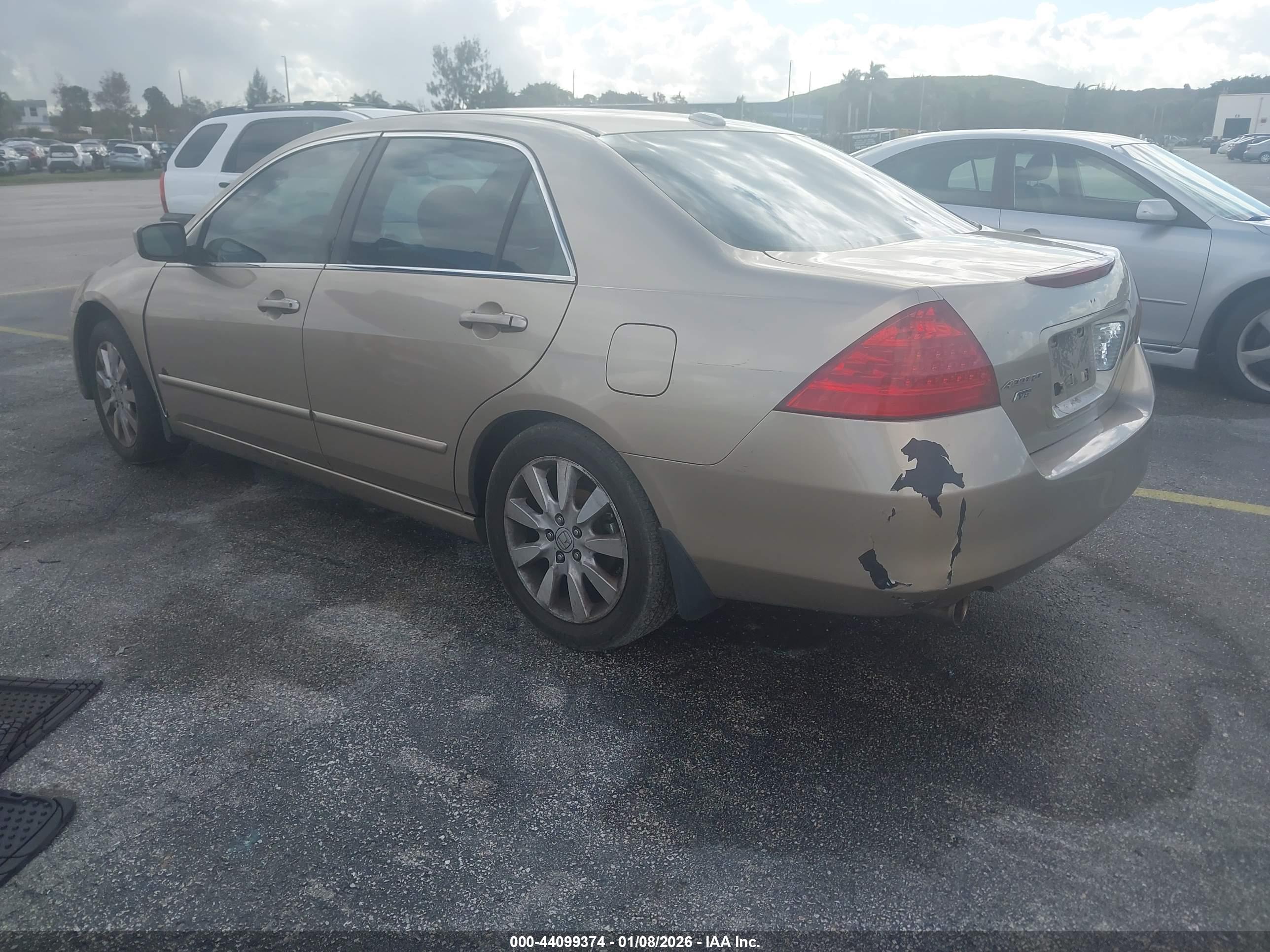 HONDA ACCORD image 3