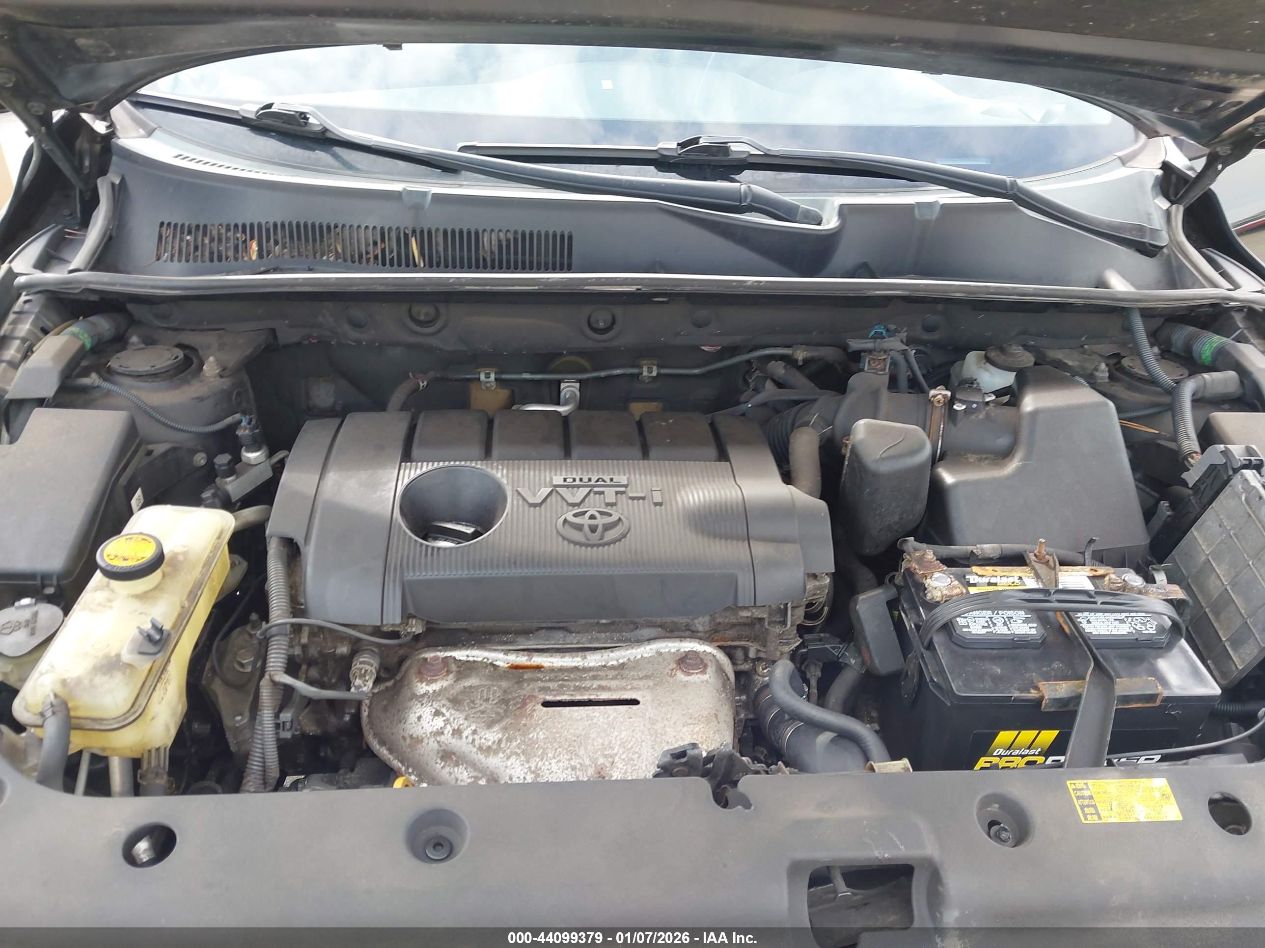 TOYOTA RAV4 image 10