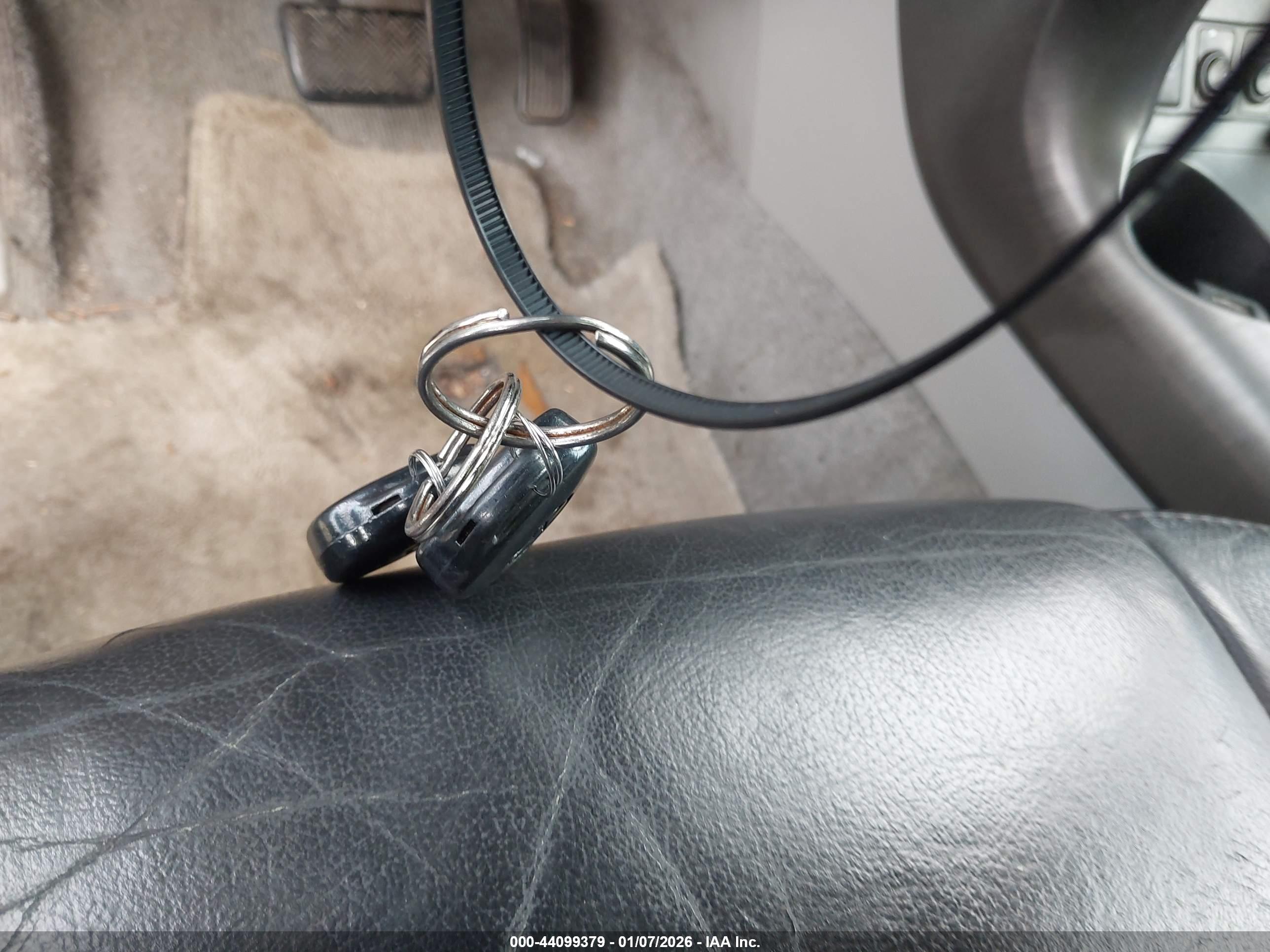 TOYOTA RAV4 image 11