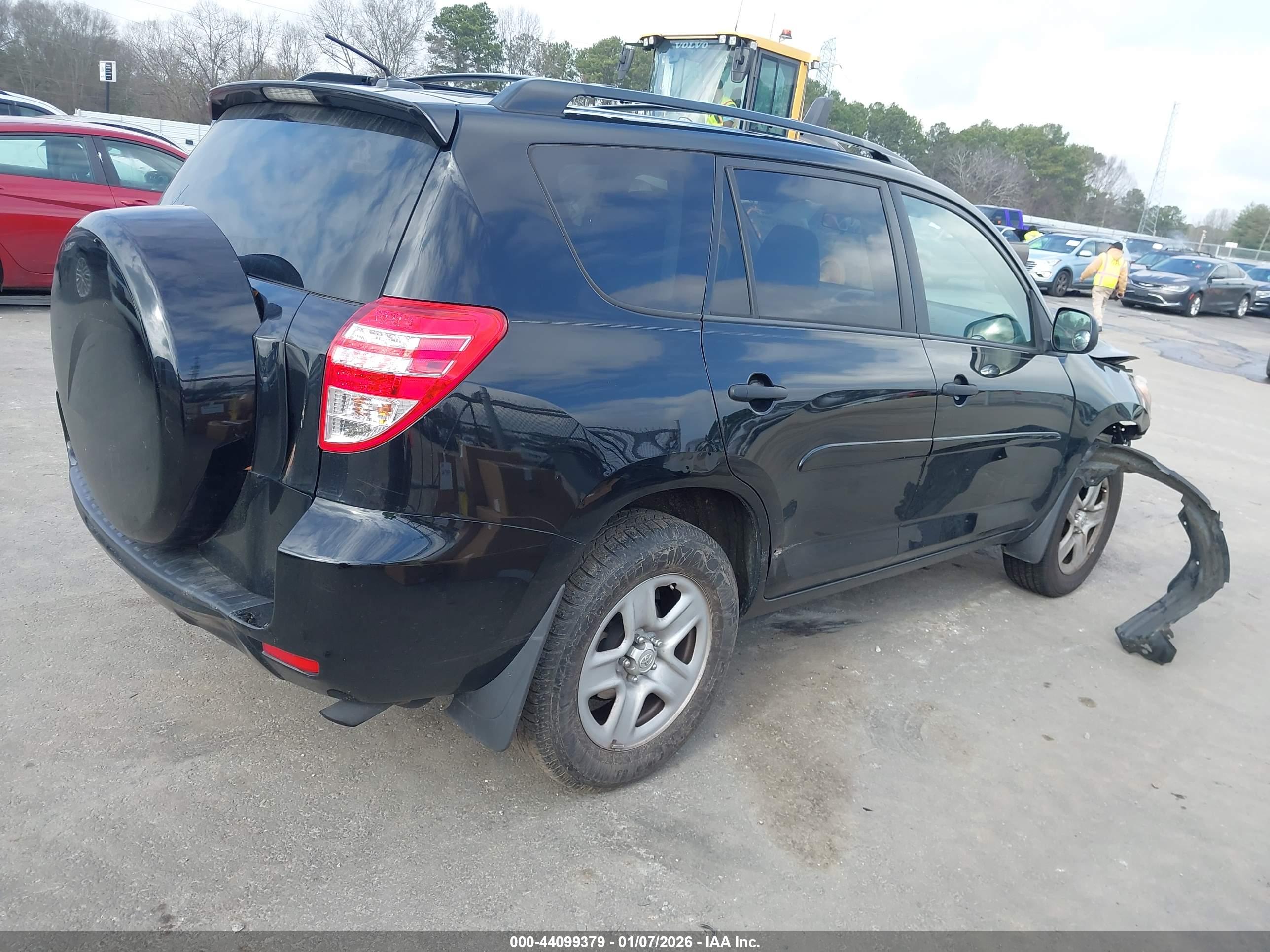 TOYOTA RAV4 image 4