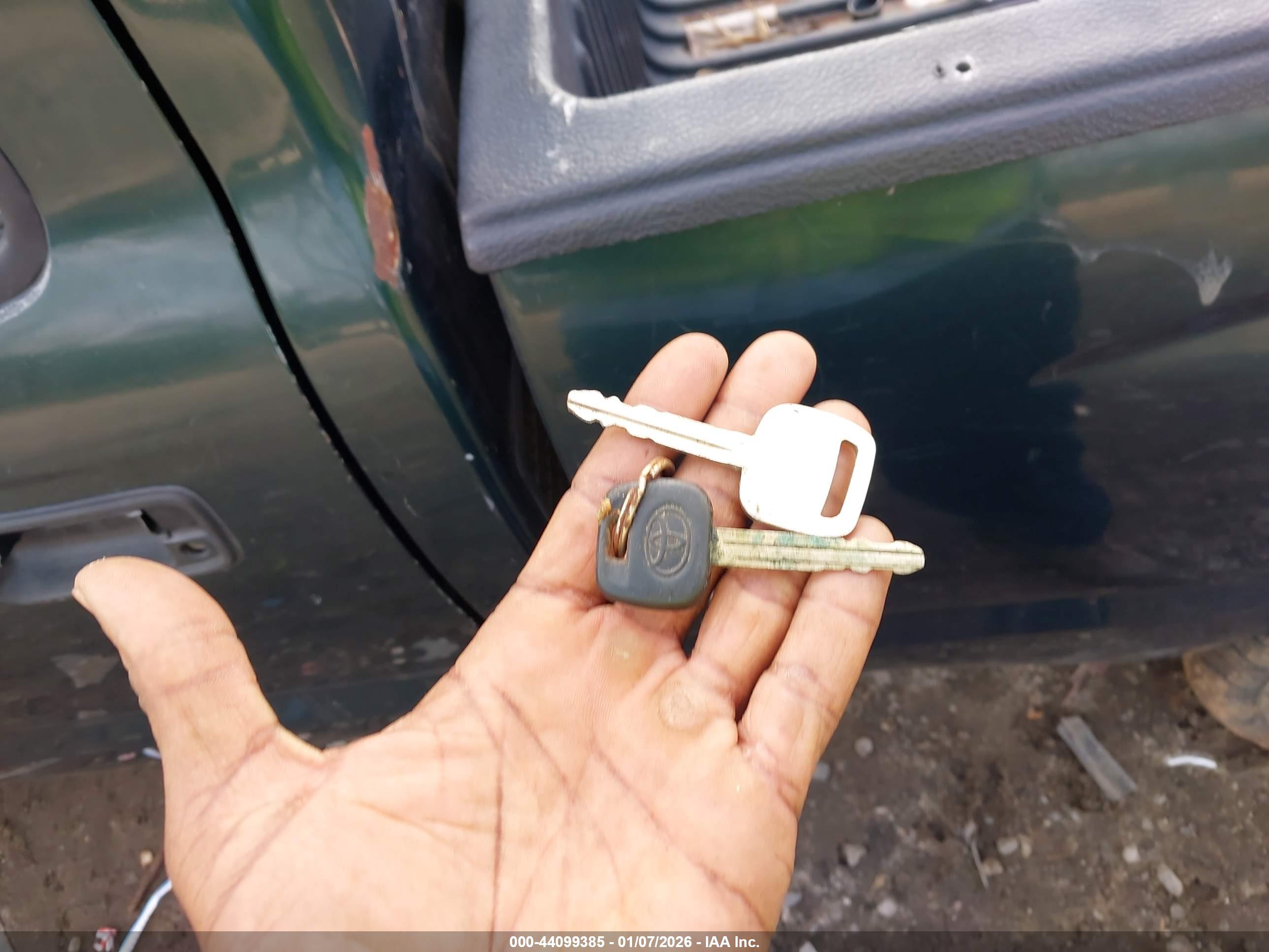TOYOTA TACOMA image 11