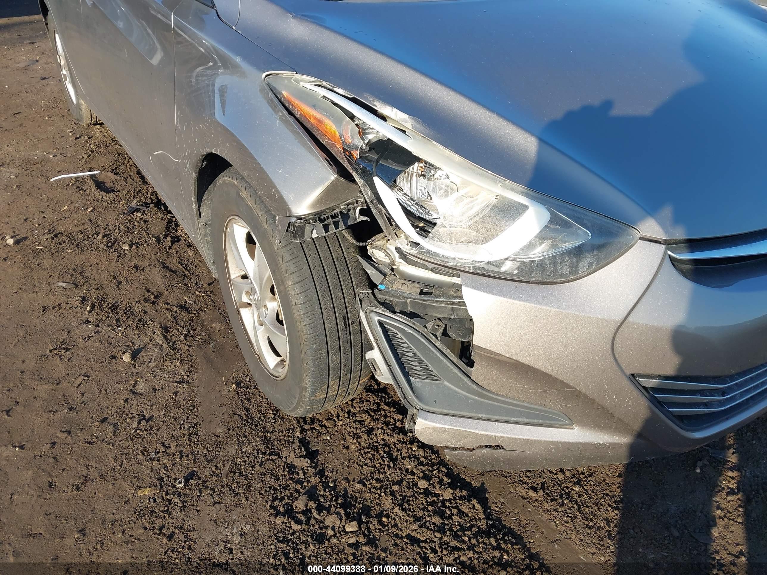 HYUNDAI ELANTRA image 6
