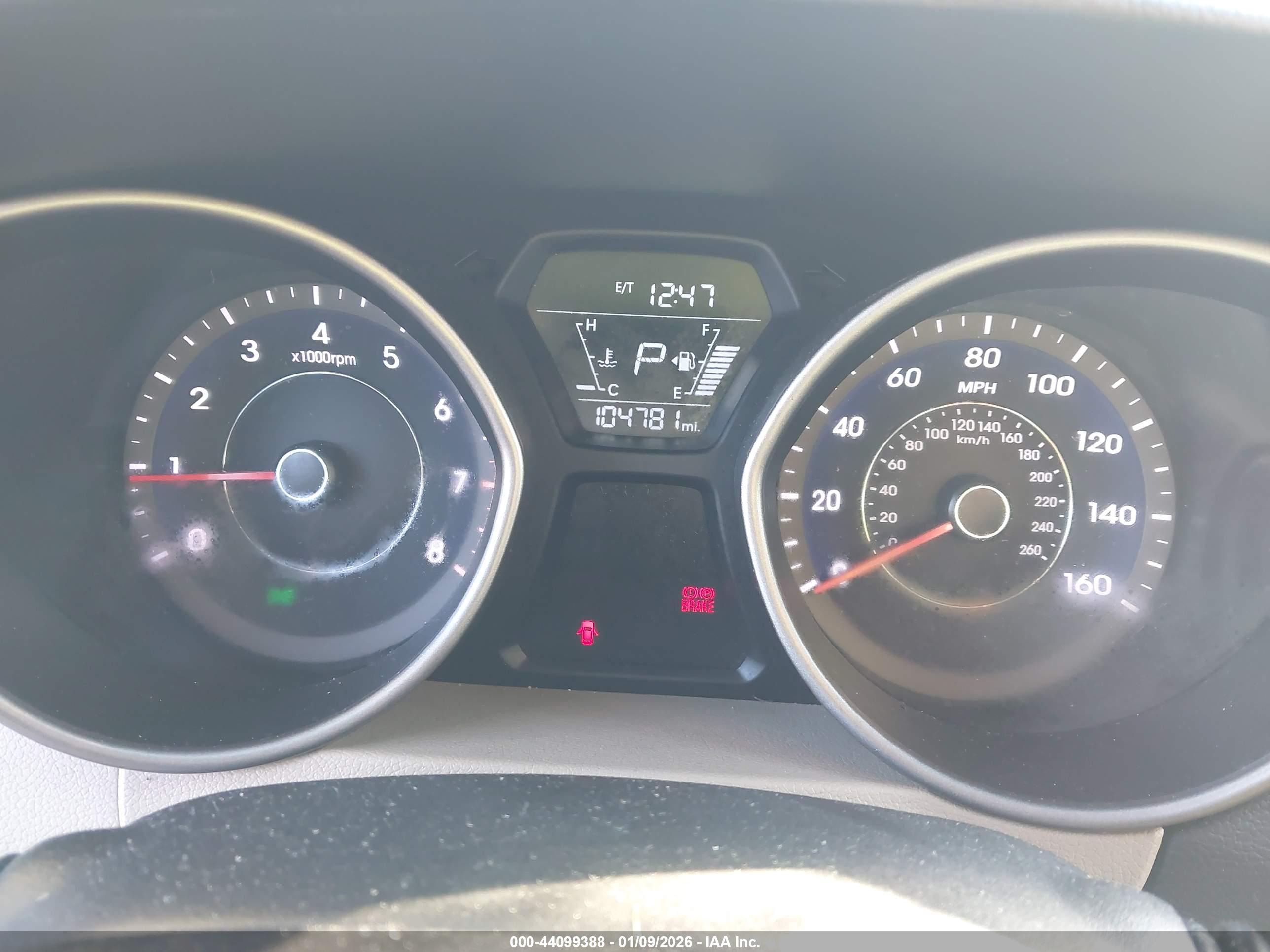 HYUNDAI ELANTRA image 7