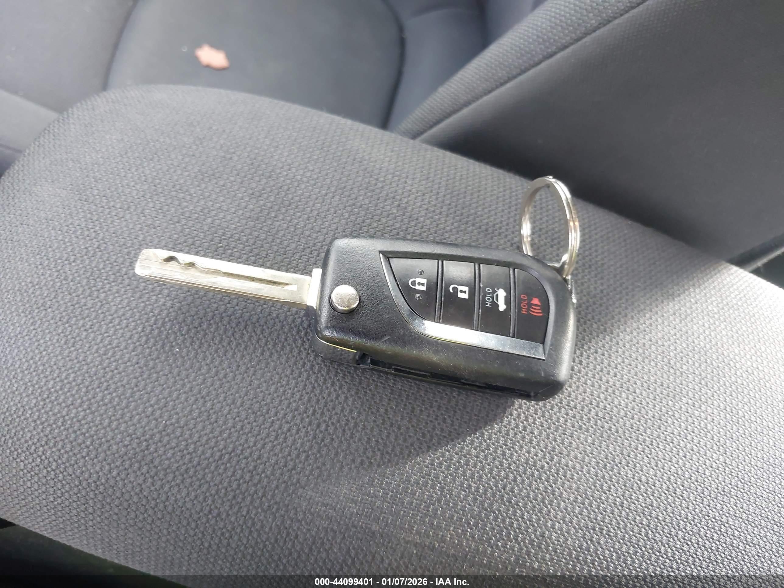 TOYOTA COROLLA image 11