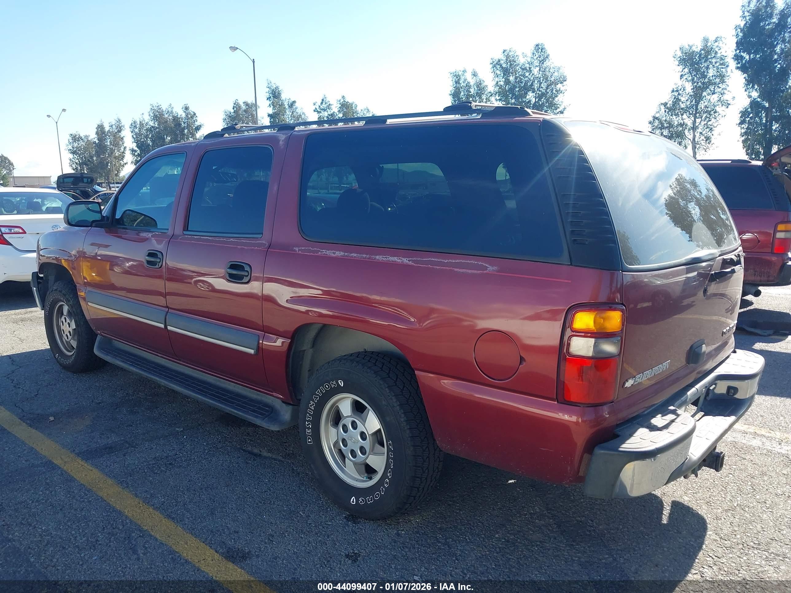 CHEVROLET SUBURBAN image 3