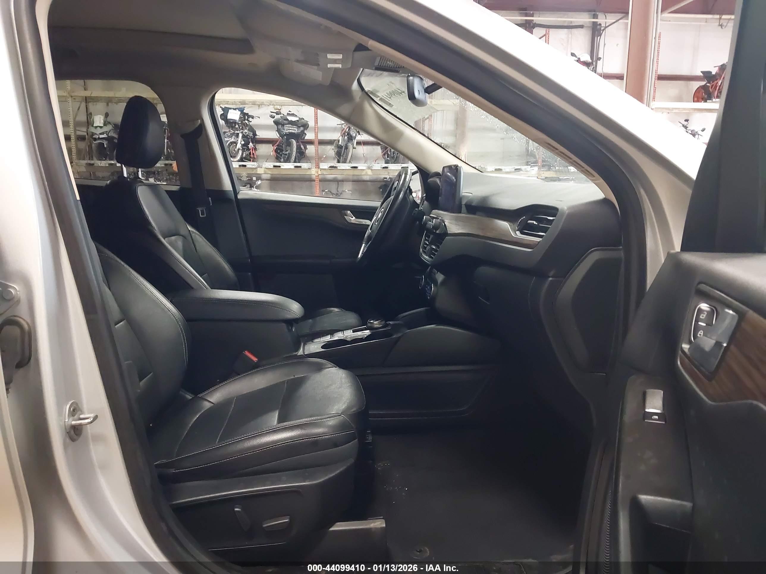 FORD ESCAPE image 5