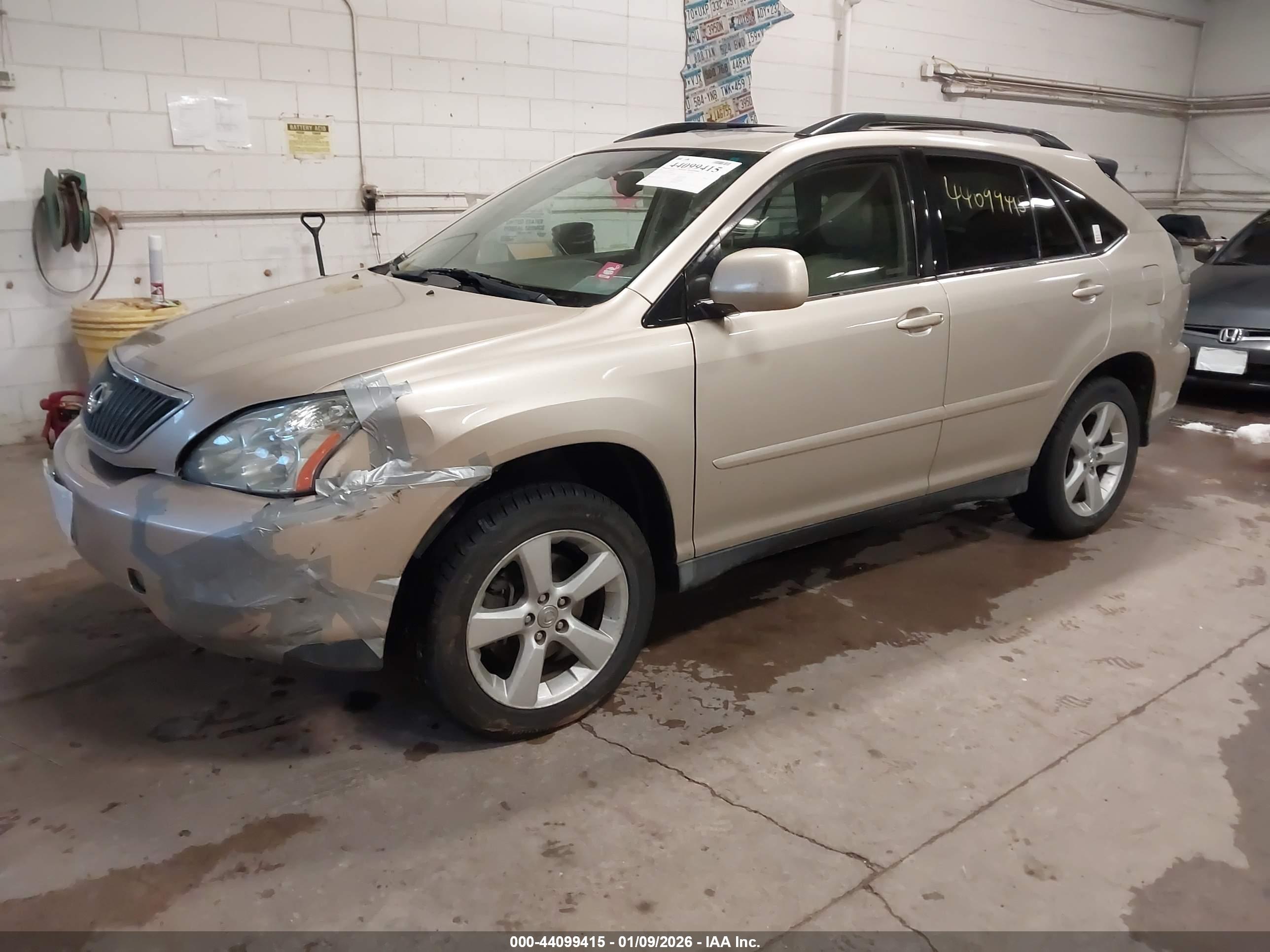 LEXUS RX image 2